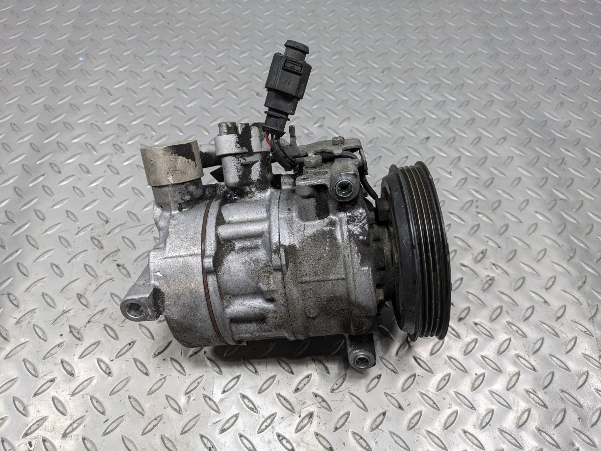 2017 - 2022 OEM AUDI S4 AC AIR CONDITIONING COMPRESSOR ASSEMBLY