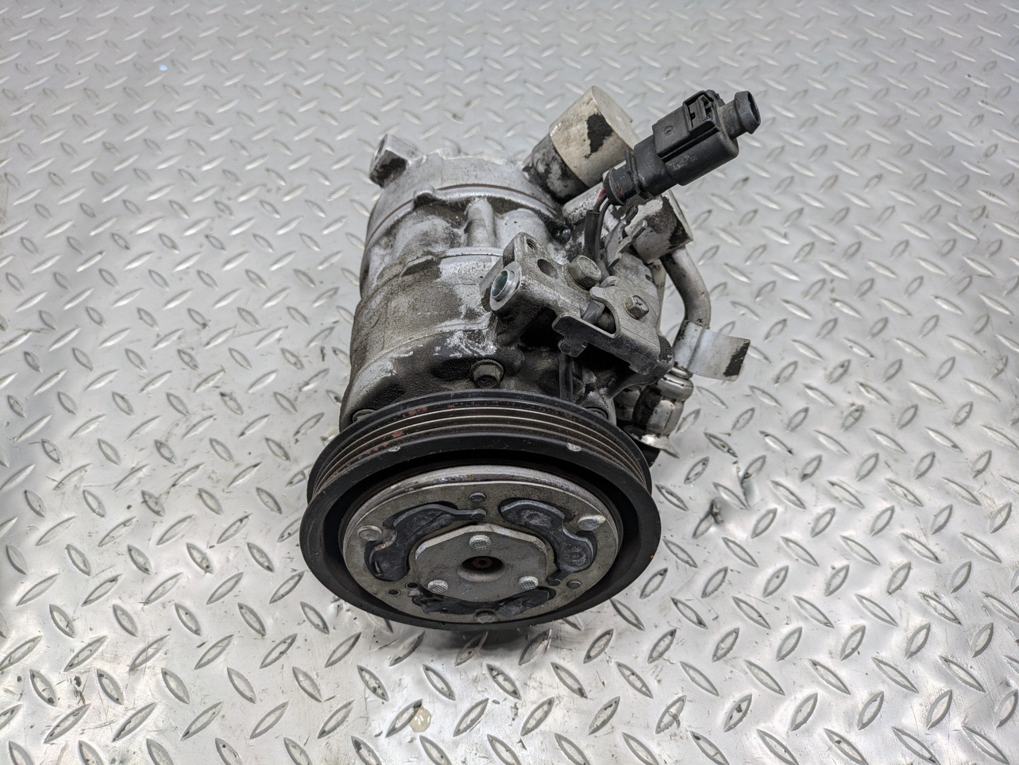 2017 - 2022 OEM AUDI S4 AC AIR CONDITIONING COMPRESSOR ASSEMBLY