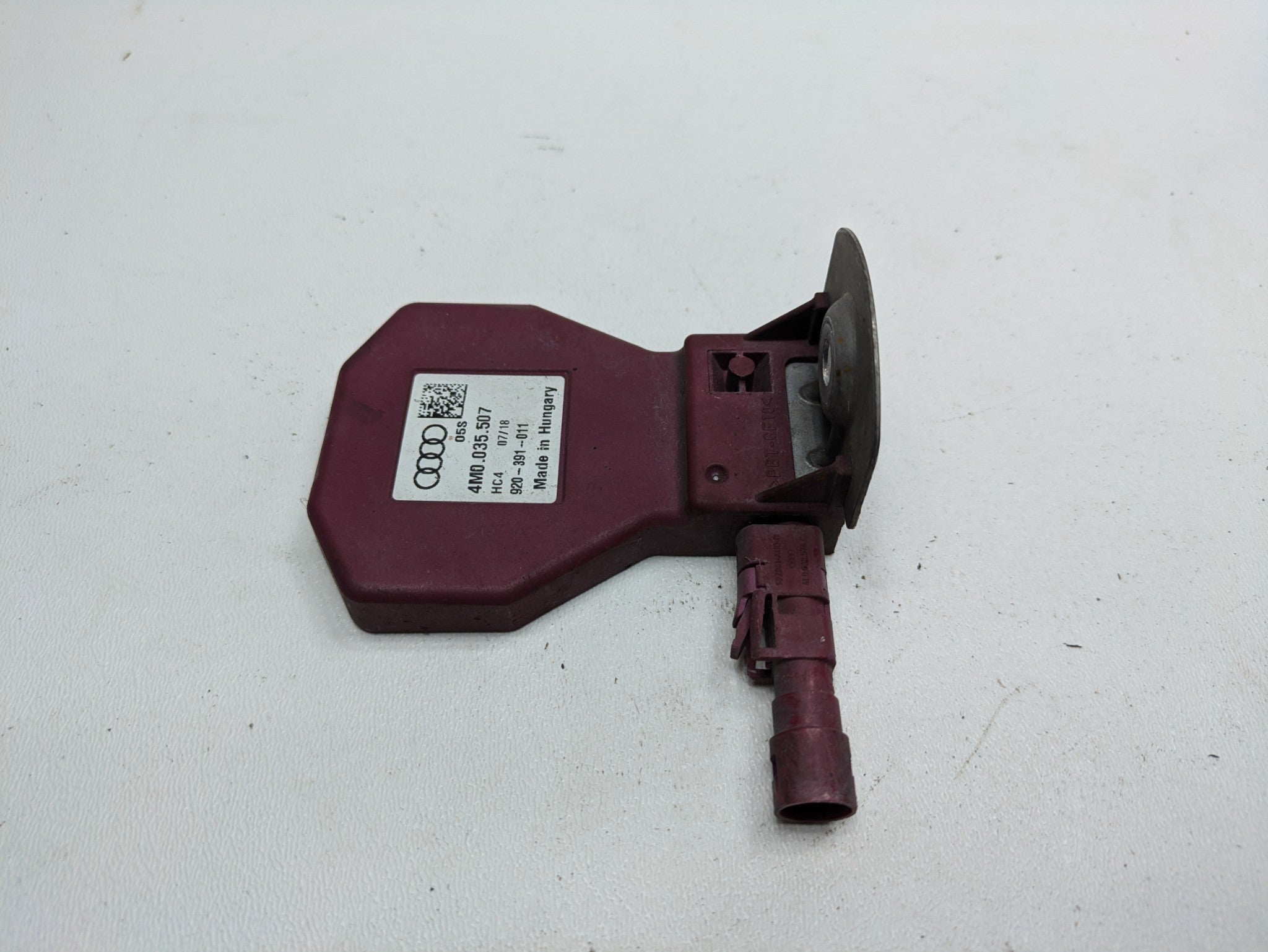 2017 - 2022 OEM AUDI S4 REAR MOBILE PHONE RADIO ANTENNA ASSEMBLY