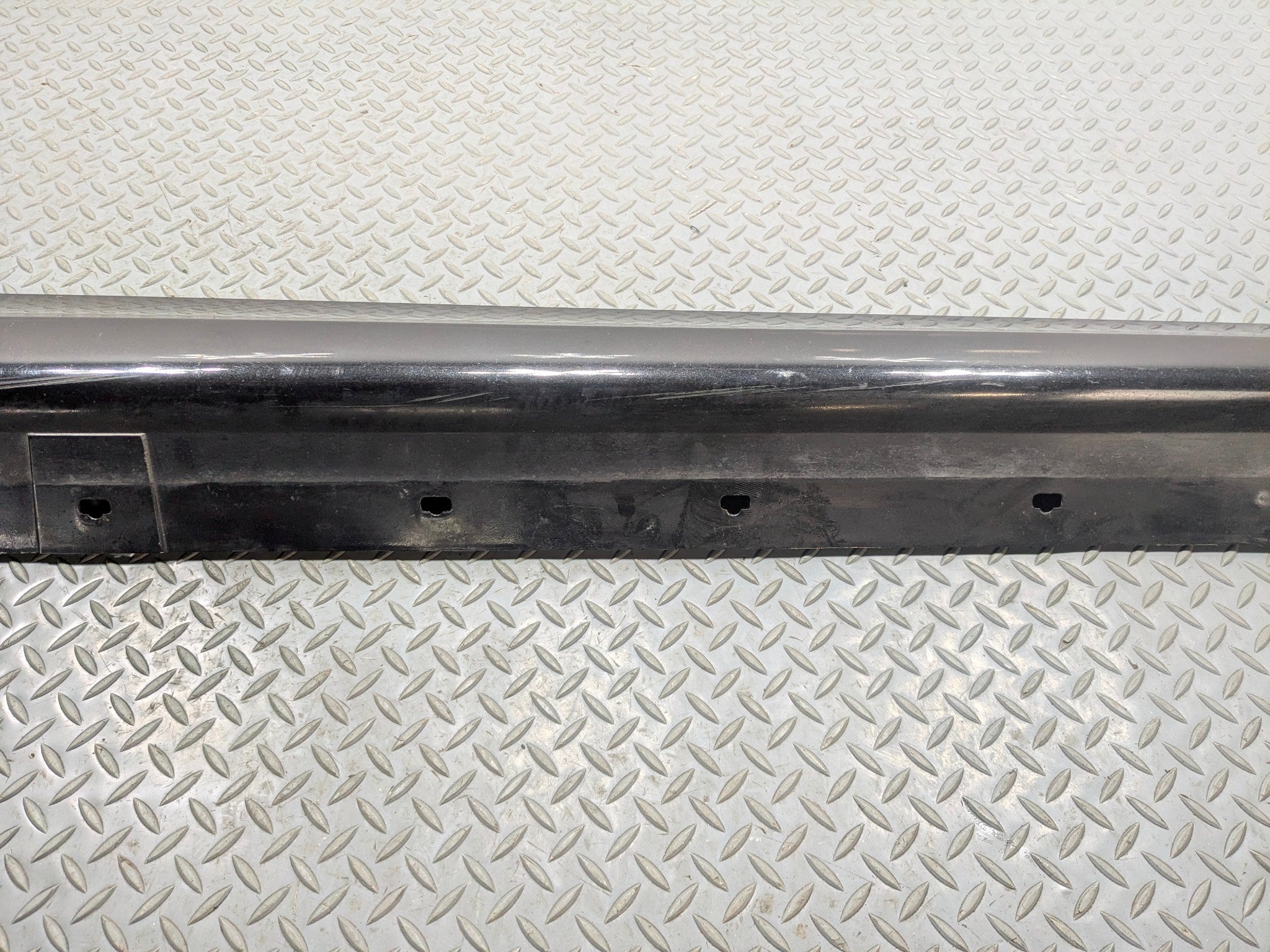 06 - 08 OEM BMW 328I RIGHT PASSENGER SIDE ROCKER MOLDING SKIRT COVER PANEL BLACK