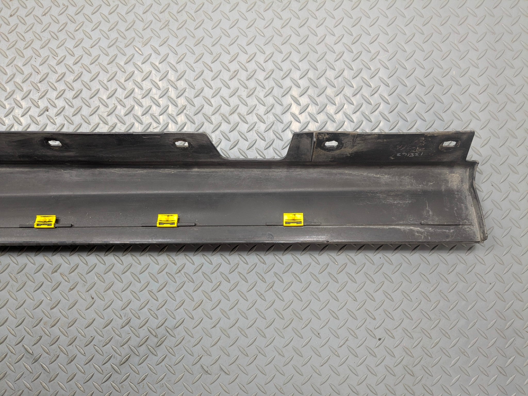 06 - 08 OEM BMW 328I RIGHT PASSENGER SIDE ROCKER MOLDING SKIRT COVER PANEL BLACK