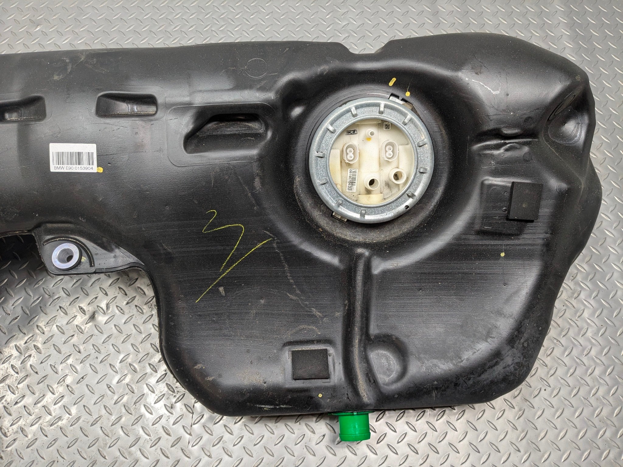 06 - 08 OEM BMW 328I GAS FUEL TANK RESERVOIR ASSEMBLY