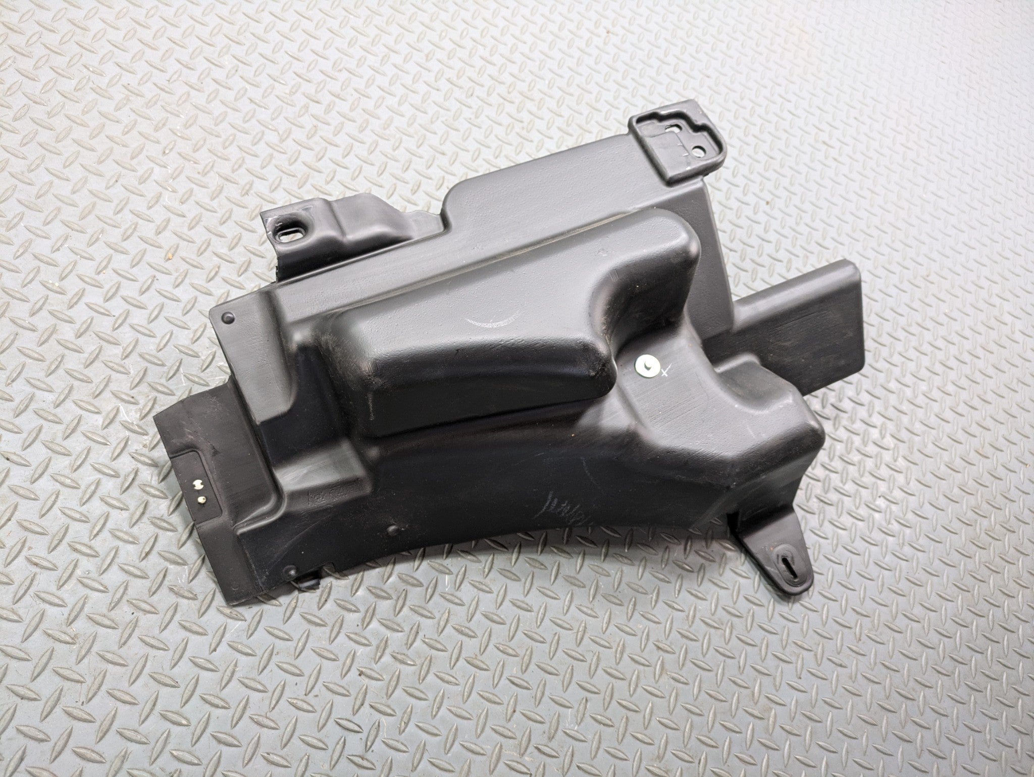 2003 - 2006 OEM LINCOLN NAVIGATOR AUDIO SUBWOOFER SPEAKER BOX
