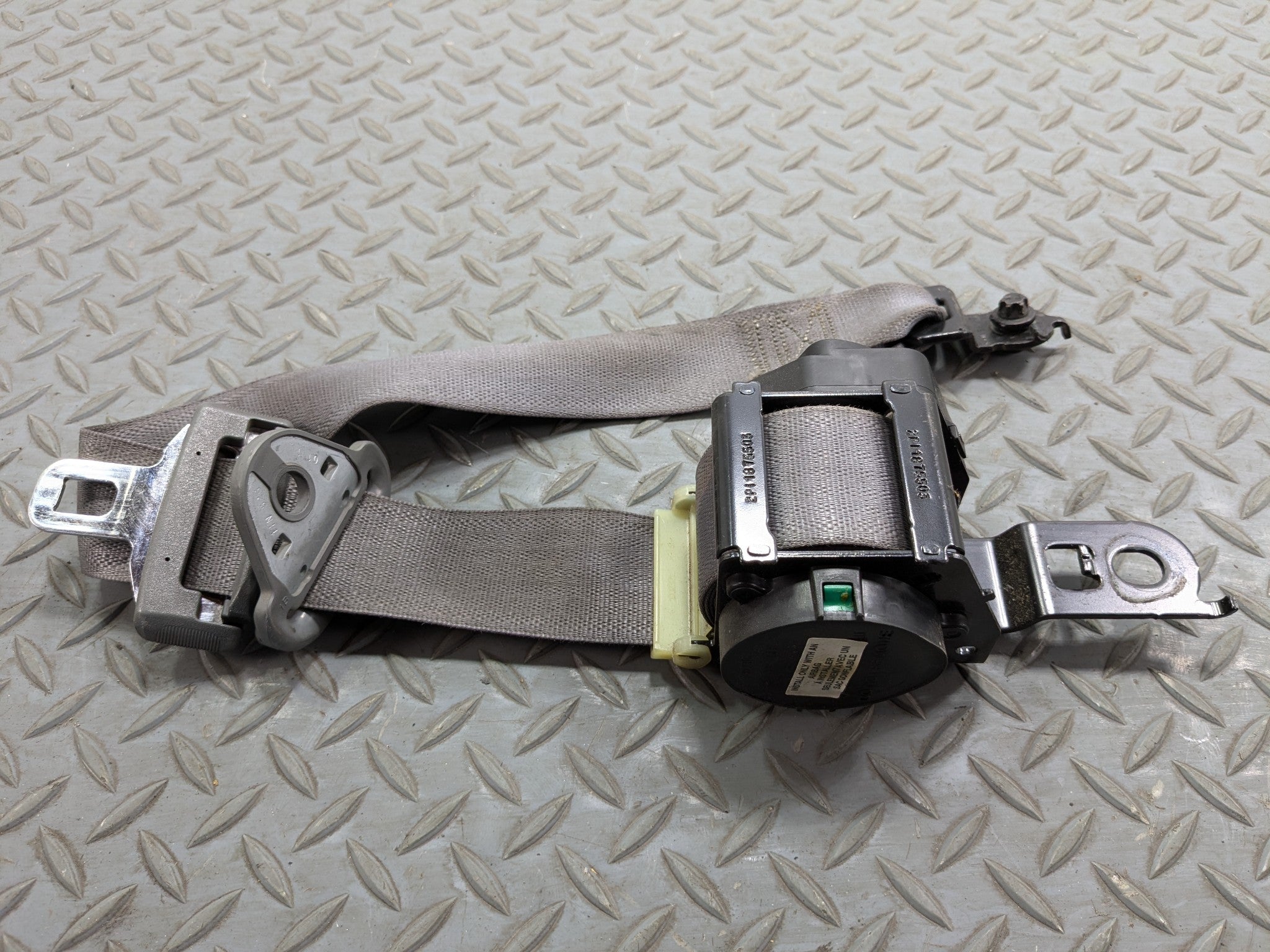 05 - 07 OEM JEEP GRAND CHEROKEE FRONT RIGHT PASSENGER SIDE SEAT BELT RETRACTOR