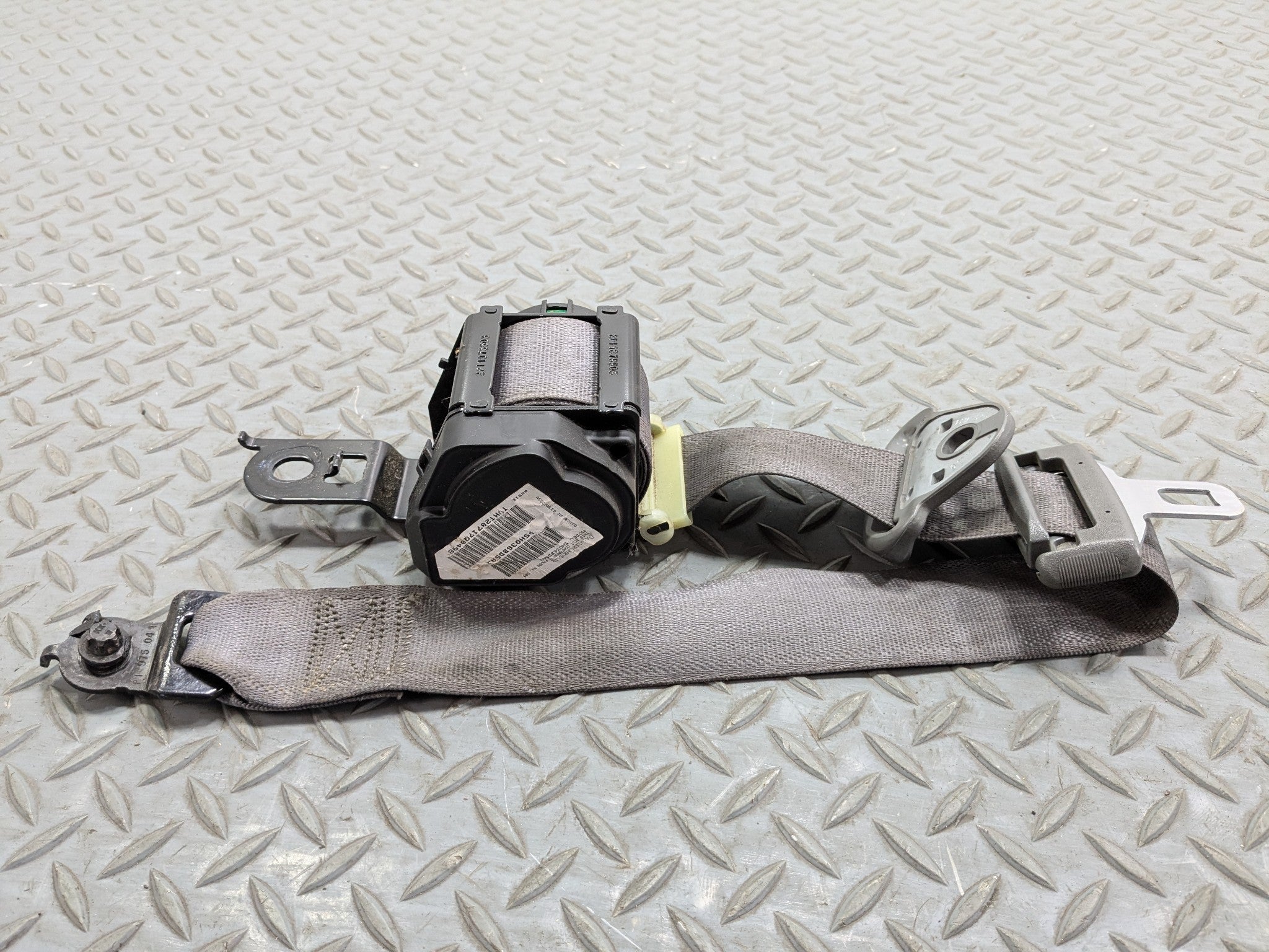 05 - 07 OEM JEEP GRAND CHEROKEE FRONT RIGHT PASSENGER SIDE SEAT BELT RETRACTOR