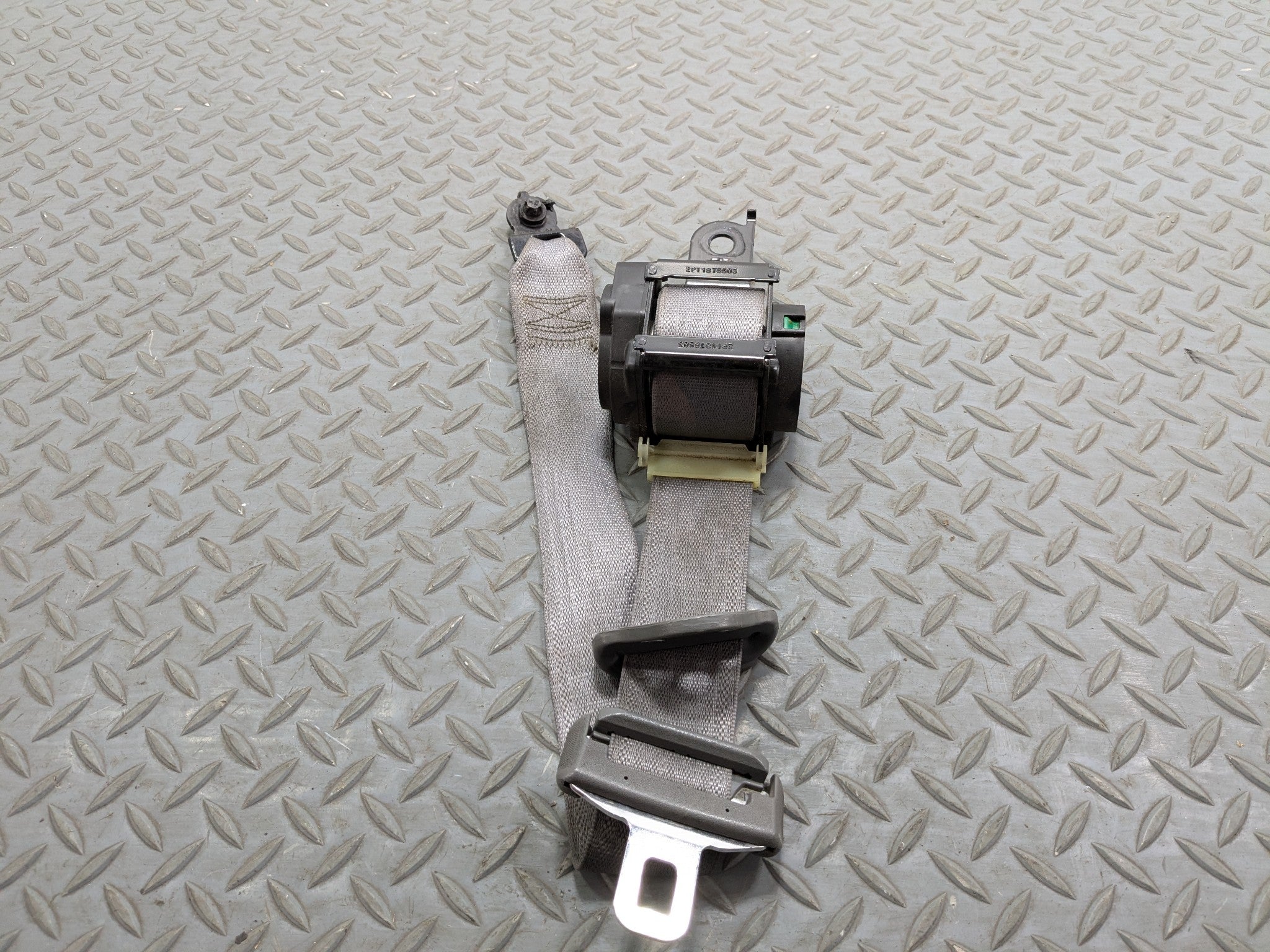05 - 07 OEM JEEP GRAND CHEROKEE FRONT RIGHT PASSENGER SIDE SEAT BELT RETRACTOR