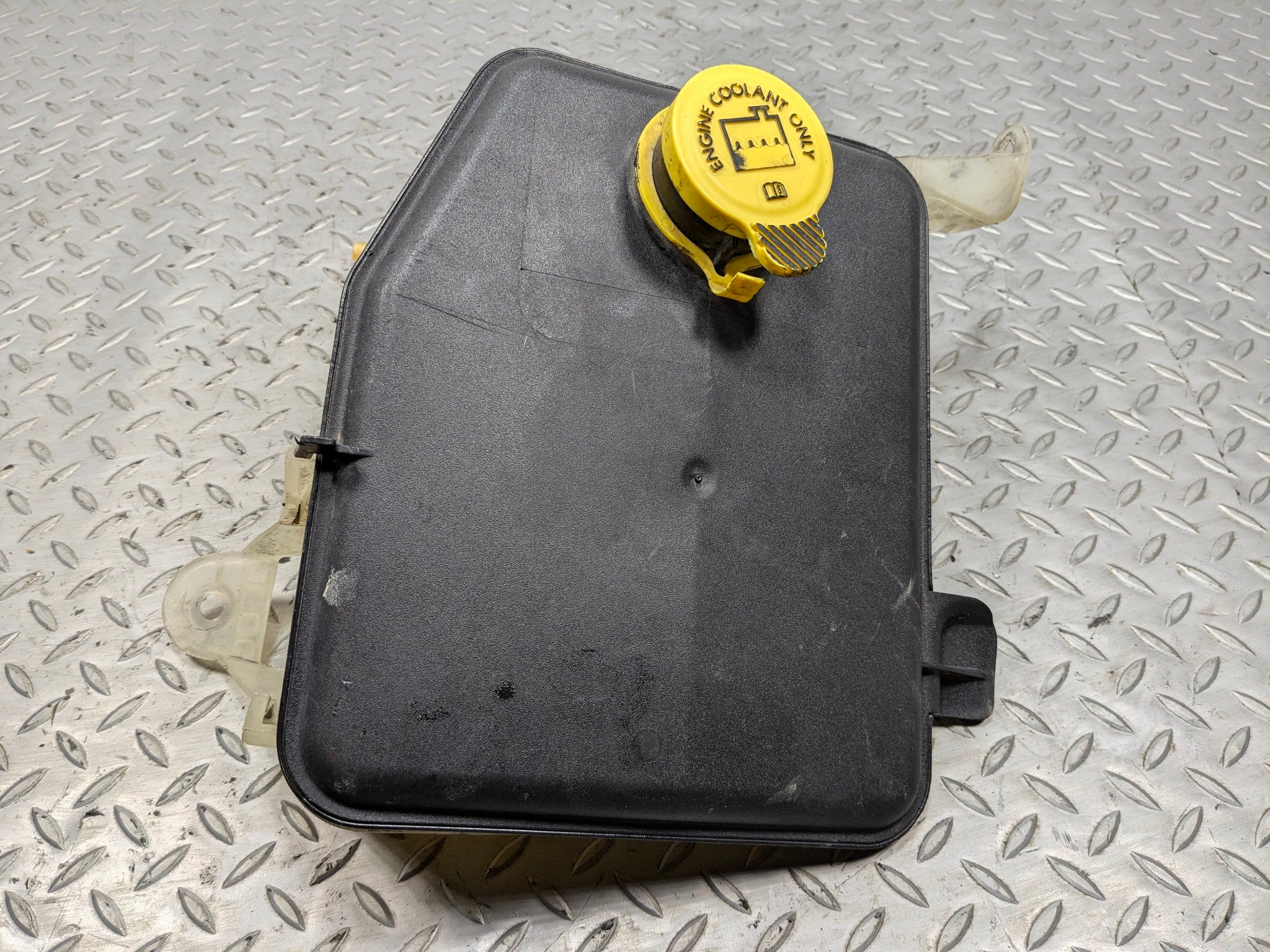 05 -07 OEM JEEP GRAND CHEROKEE 6.1L RADIATOR COOLANT RECOVERY BOTTLE ASSEMBLY