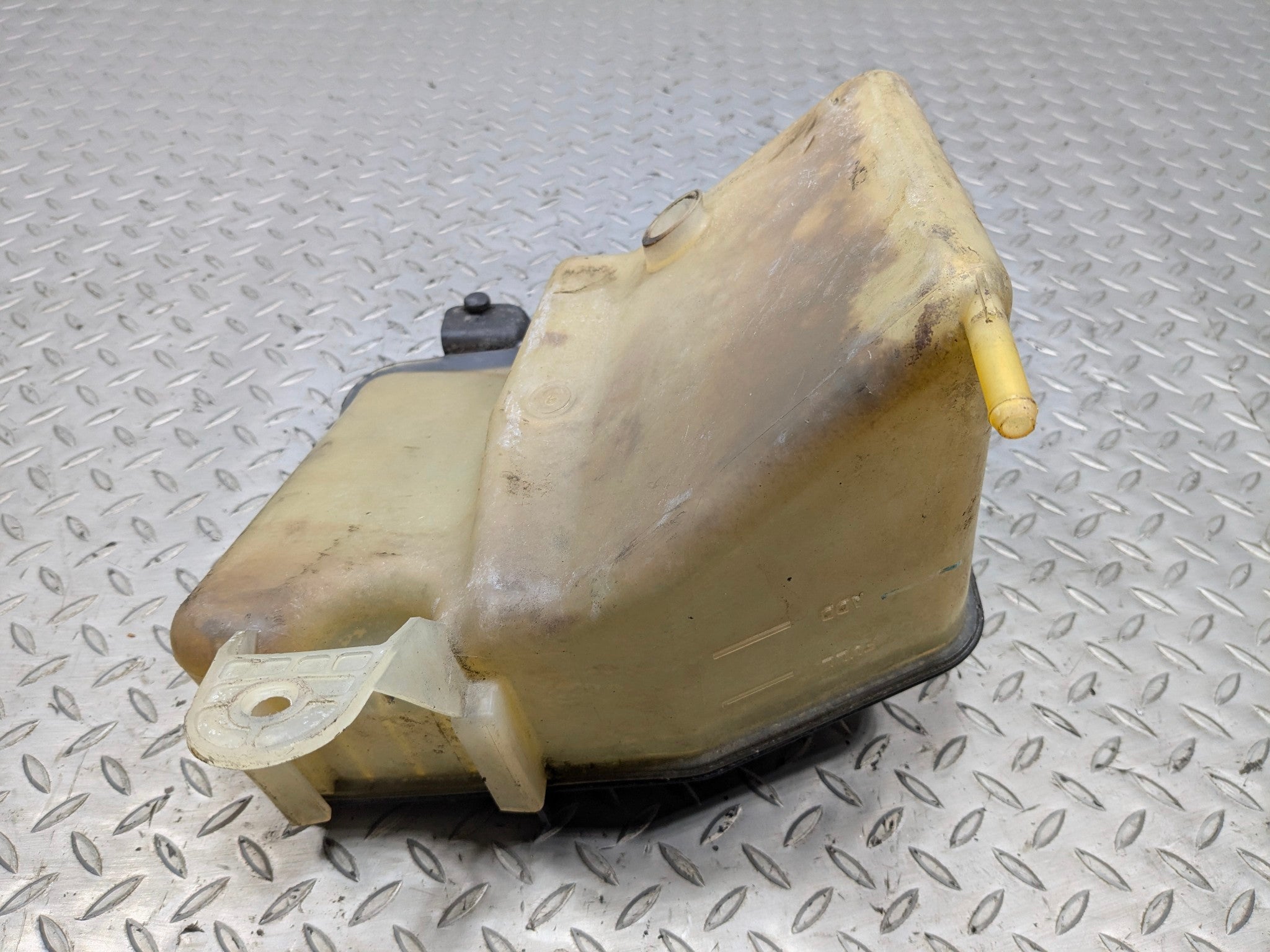 05 -07 OEM JEEP GRAND CHEROKEE 6.1L RADIATOR COOLANT RECOVERY BOTTLE ASSEMBLY