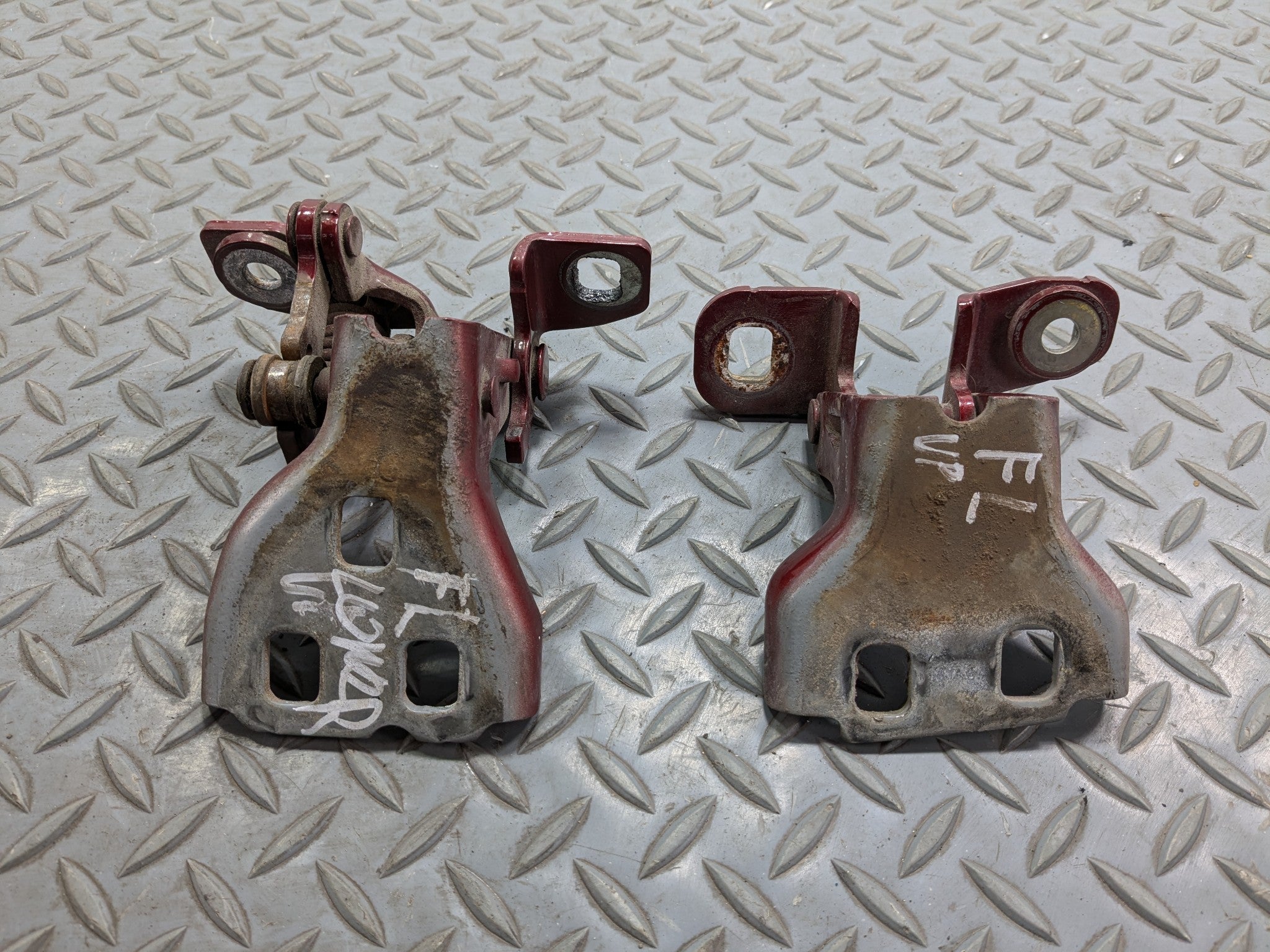05 - 07 OEM JEEP GRAND CHEROKEE FRONT LEFT DRIVER SIDE UPPER LOWER DOOR HINGE