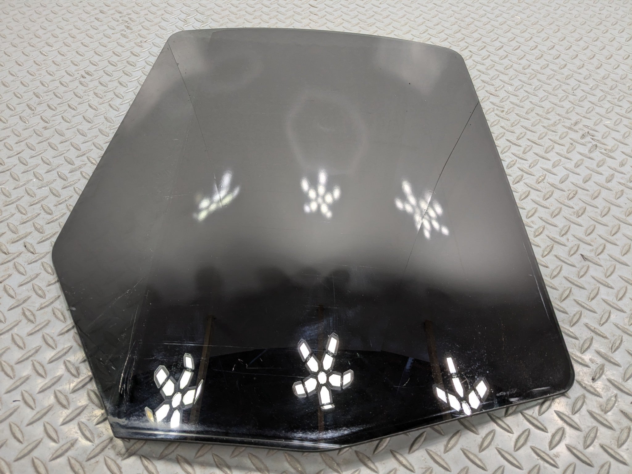 05 - 07 OEM JEEP GRAND CHEROKEE REAR LEFT DOOR WINDOW GLASS WITH PRIVACY TINT