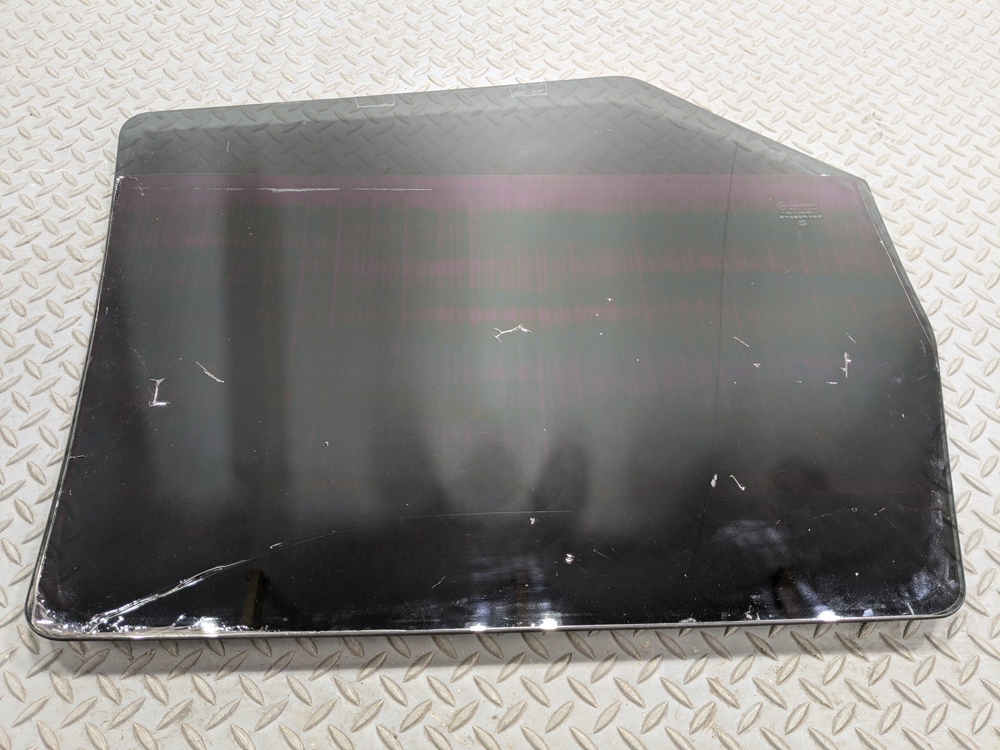 05 - 07 OEM JEEP GRAND CHEROKEE REAR LEFT DOOR WINDOW GLASS WITH PRIVACY TINT