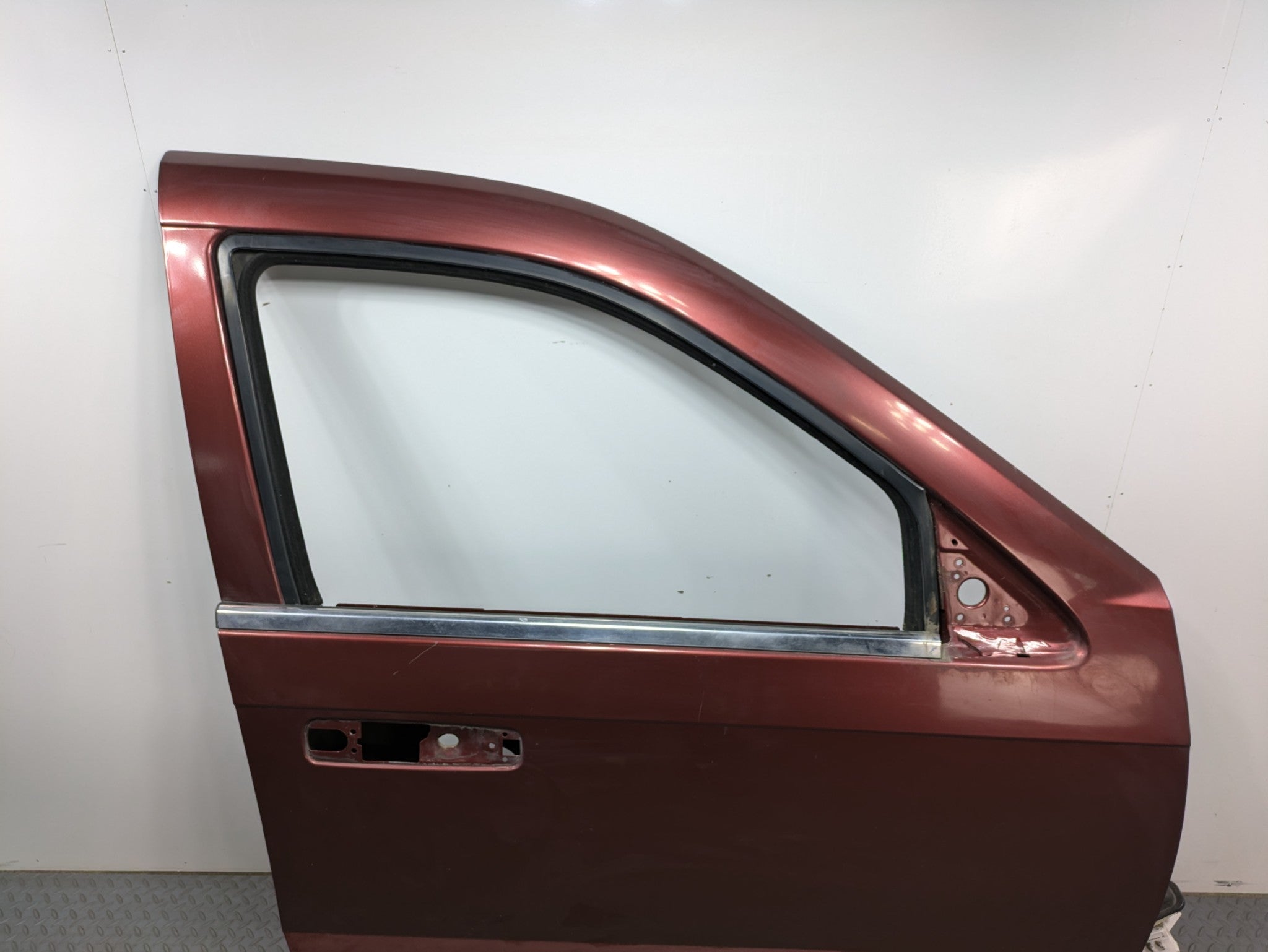 05 - 07 OEM JEEP GRAND CHEROKEE FRONT RIGHT SIDE DOOR SHELL PANEL CALIENTE RED