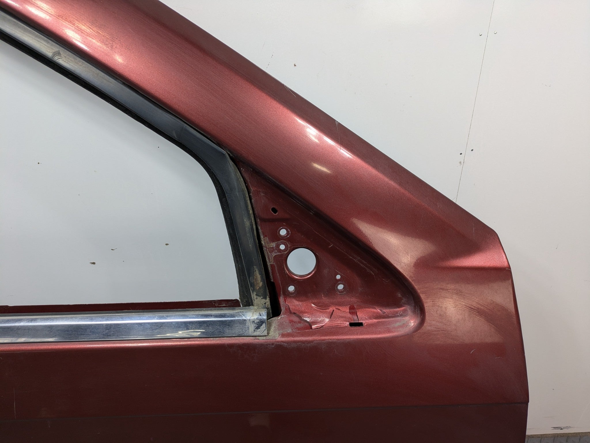 05 - 07 OEM JEEP GRAND CHEROKEE FRONT RIGHT SIDE DOOR SHELL PANEL CALIENTE RED