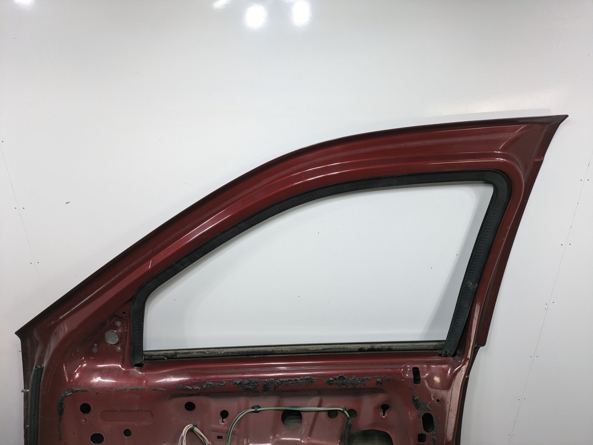 05 - 07 OEM JEEP GRAND CHEROKEE FRONT RIGHT SIDE DOOR SHELL PANEL CALIENTE RED
