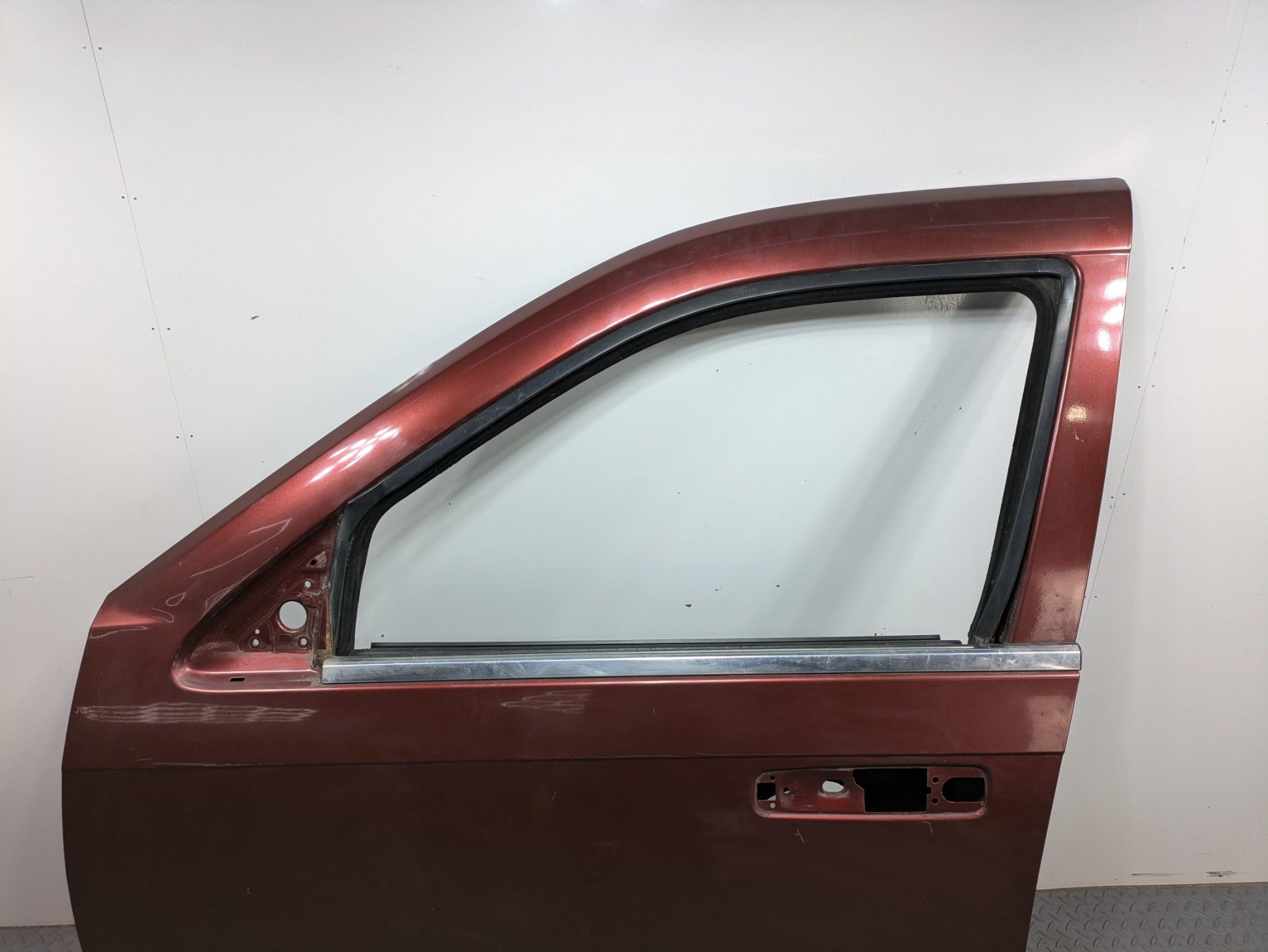 05 - 07 OEM JEEP GRAND CHEROKEE FRONT LEFT SIDE DOOR SHELL PANEL CALIENTE RED