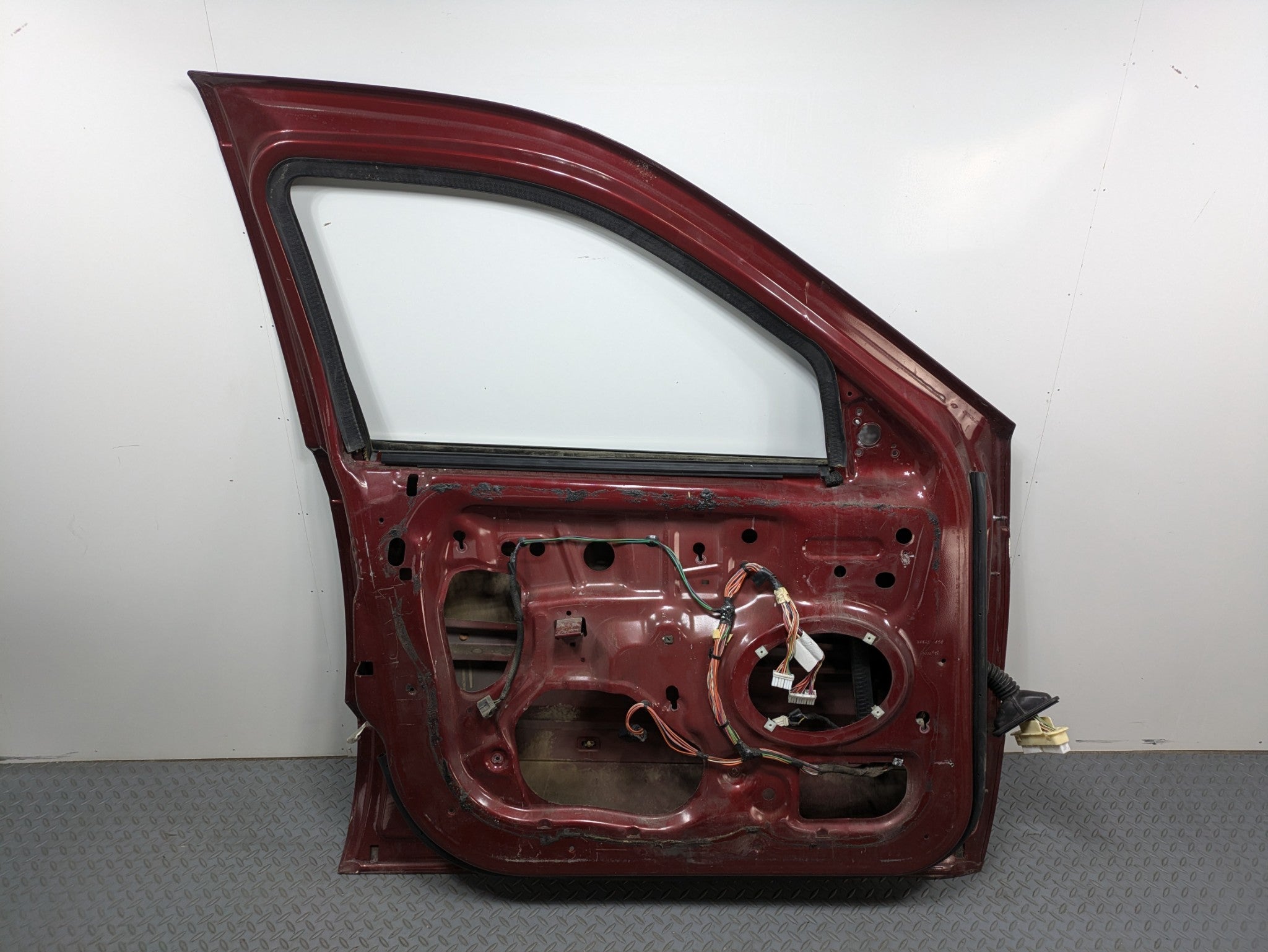 05 - 07 OEM JEEP GRAND CHEROKEE FRONT LEFT SIDE DOOR SHELL PANEL CALIENTE RED
