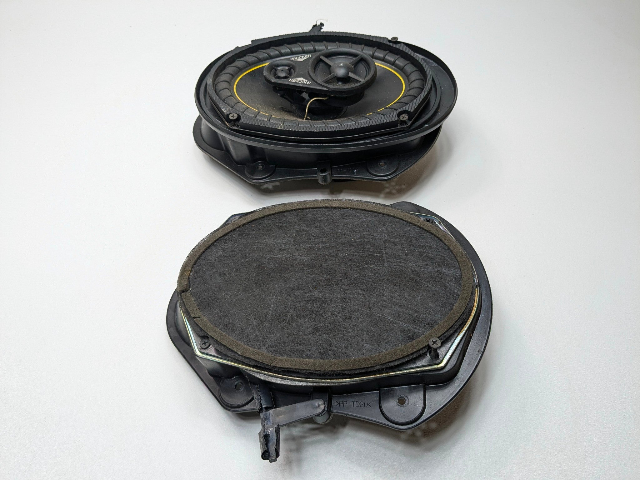 05 - 07 OEM CHRYSLER 300 FRONT LEFT AND RIGHT SIDE AUDIO SOUND SYSTEM SPEAKER