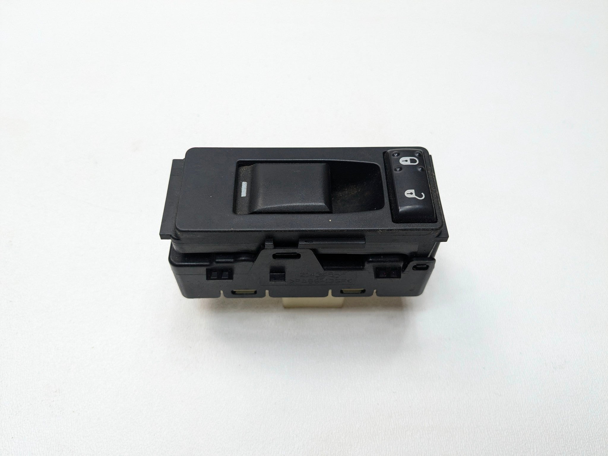 05 - 07 OEM CHRYSLER 300 FRONT RIGHT PASSENGER SIDE DOOR WINDOW CONTROL SWITCH