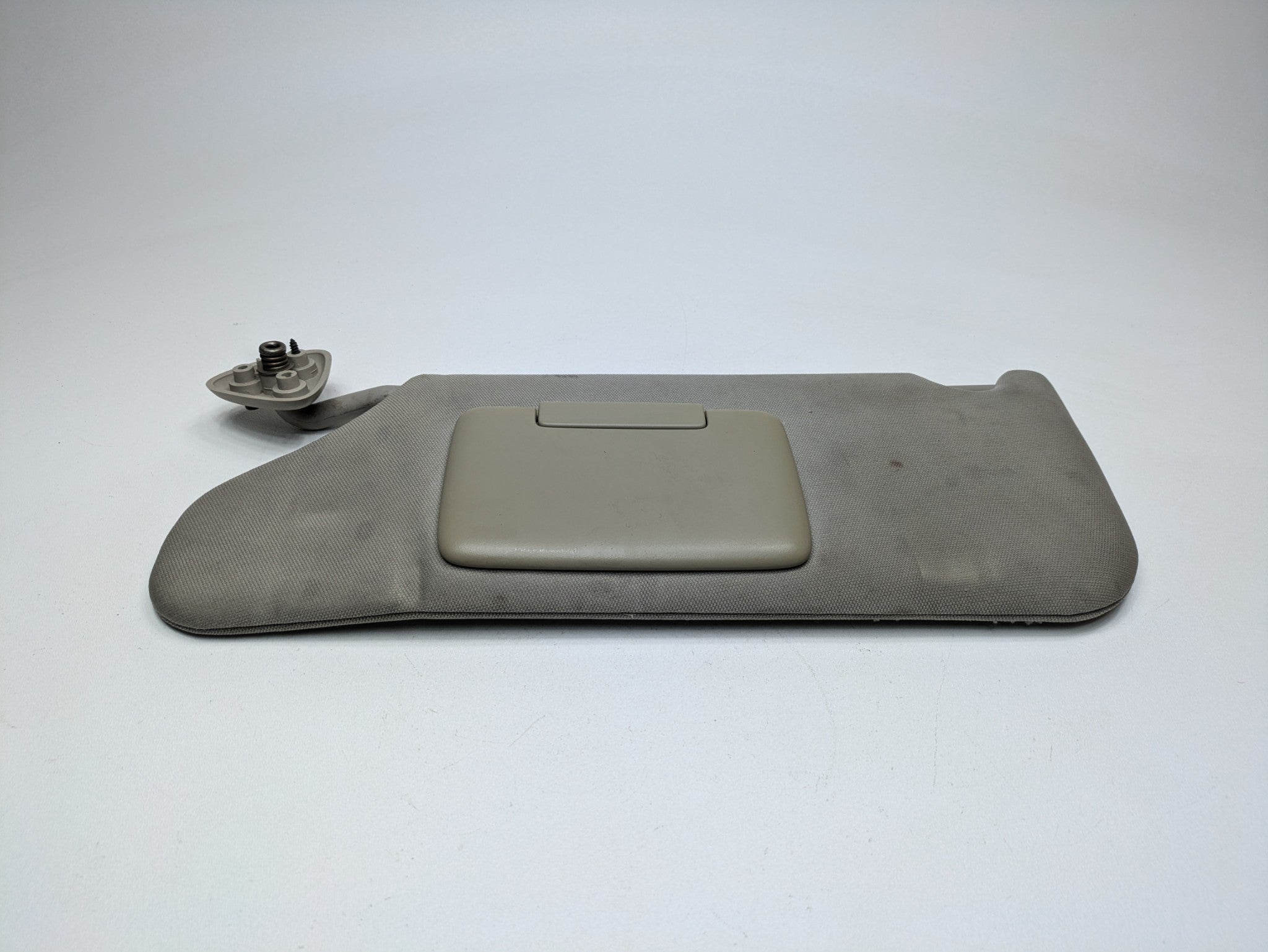 05 - 07 OEM CHRYSLER 300 FRONT LEFT DRIVER SIDE INTERIOR UPPER ROOF SUN VISOR