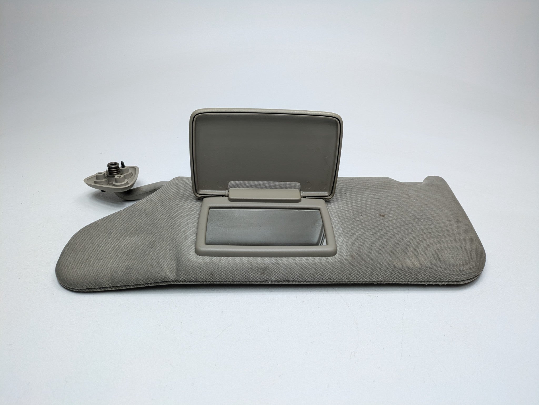 05 - 07 OEM CHRYSLER 300 FRONT LEFT DRIVER SIDE INTERIOR UPPER ROOF SUN VISOR