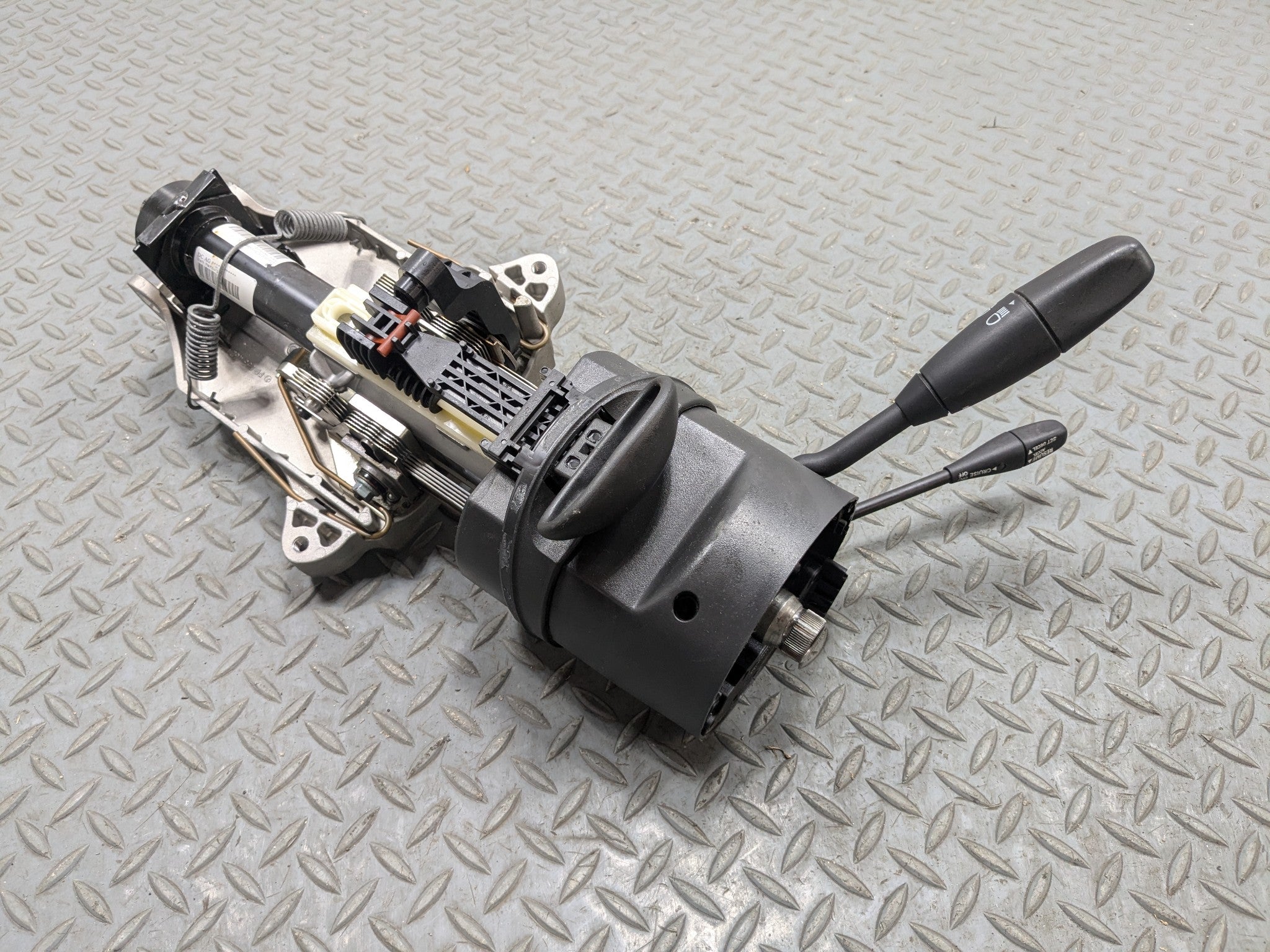 05 - 07 OEM CHRYSLER 300 POWER STEERING COLUMN WITH TURN SIGNAL SWITCH ASSEMBLY