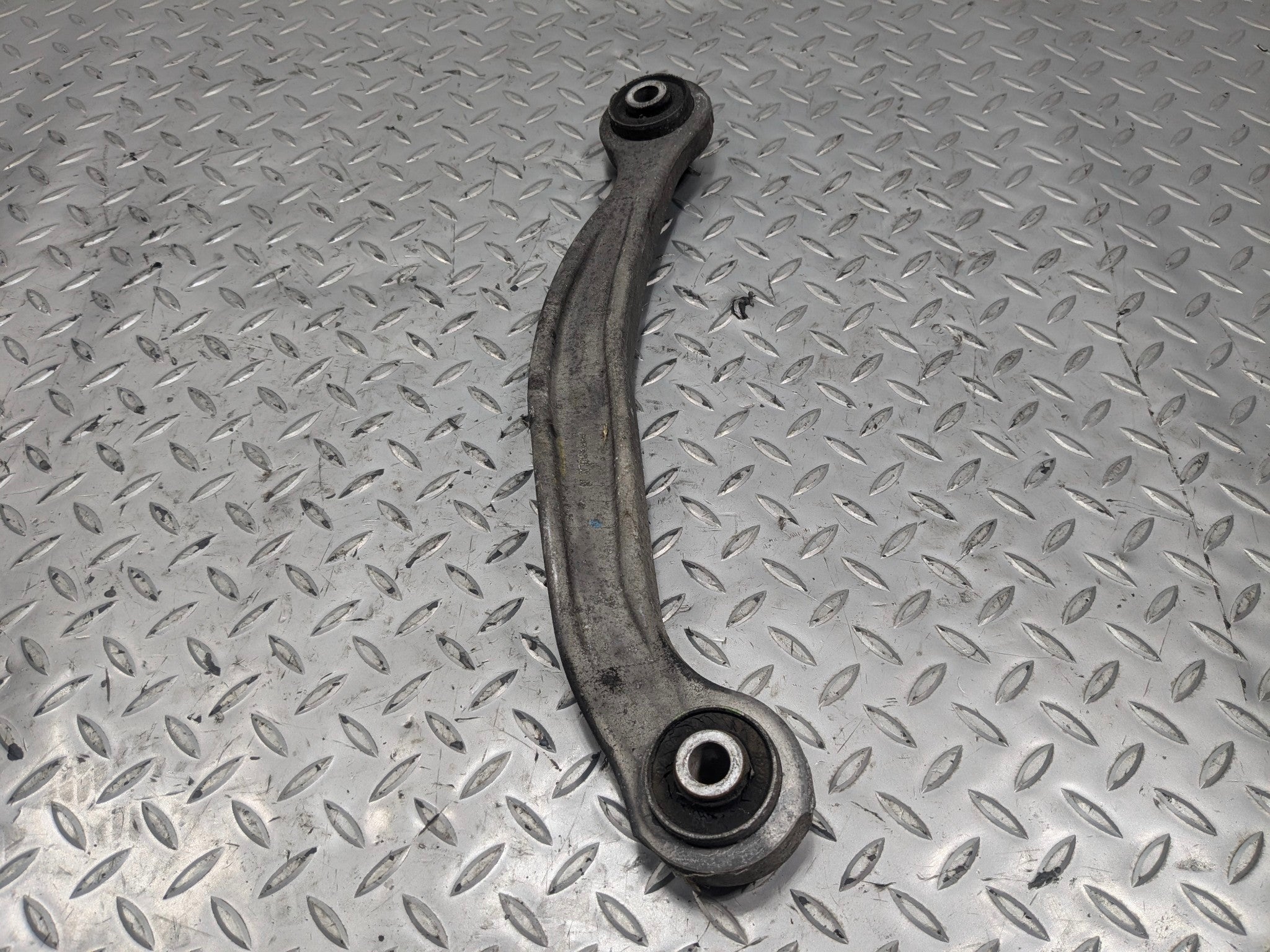 05 - 07 OEM CHRYSLER 300 REAR RIGHT PASSENGER SIDE UPPER REARWARD CONTROL ARM