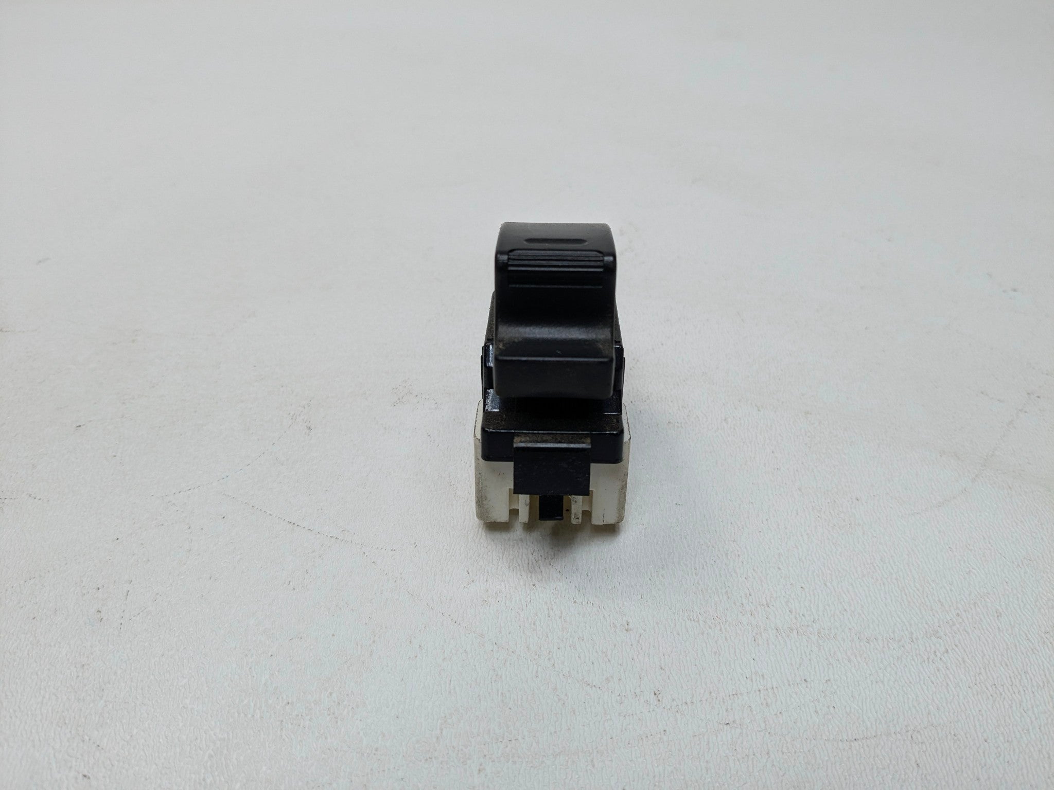 06 - 09 OEM TOYOTA PRIUS REAR RIGHT PASSENGER SIDE MASTER DOOR SWITCH ASSEMBLY