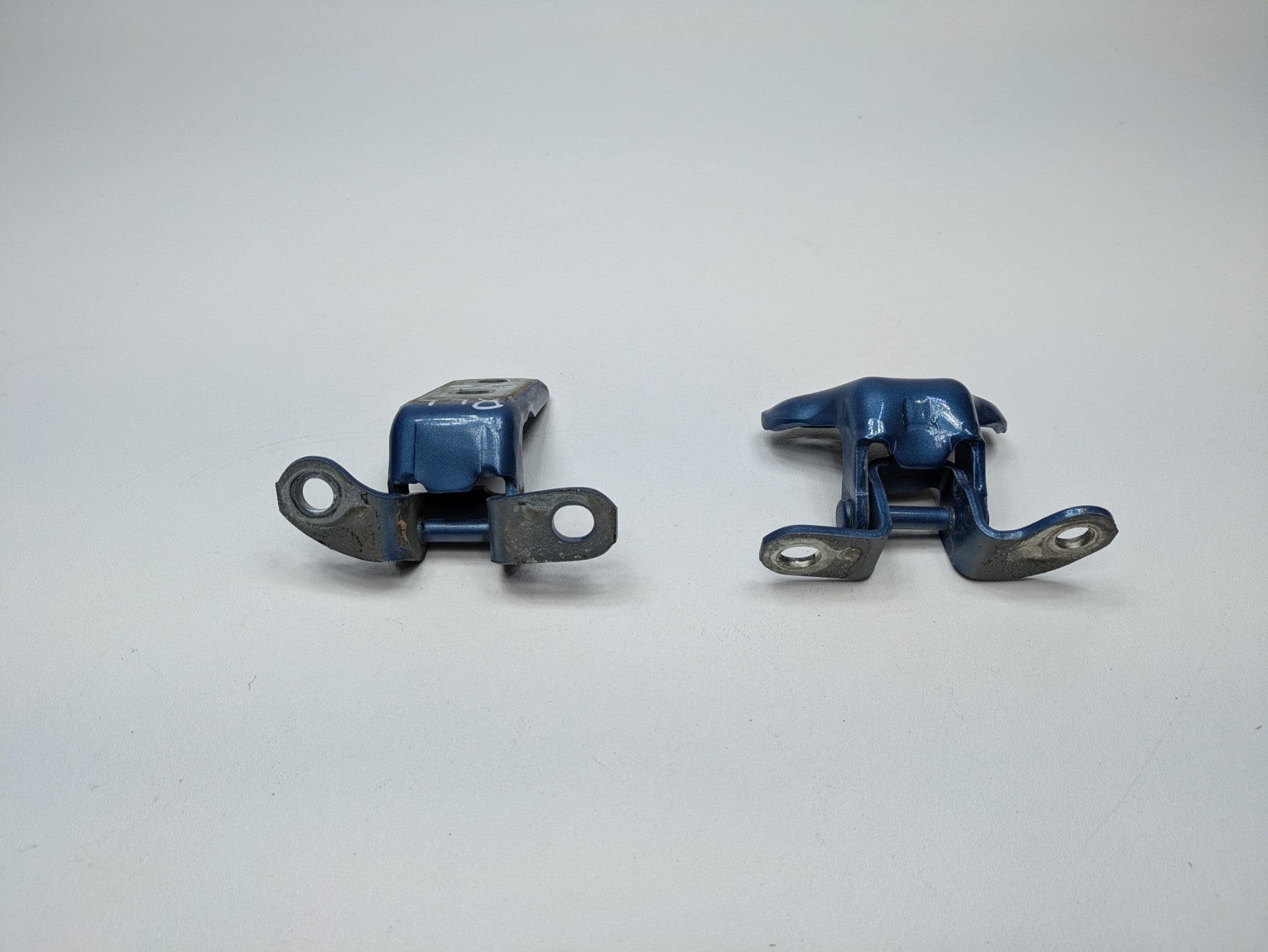 06 - 09 OEM TOYOTA PRIUS REAR RIGHT PASSENGER SIDE UPPER LOWER DOOR HINGE SET