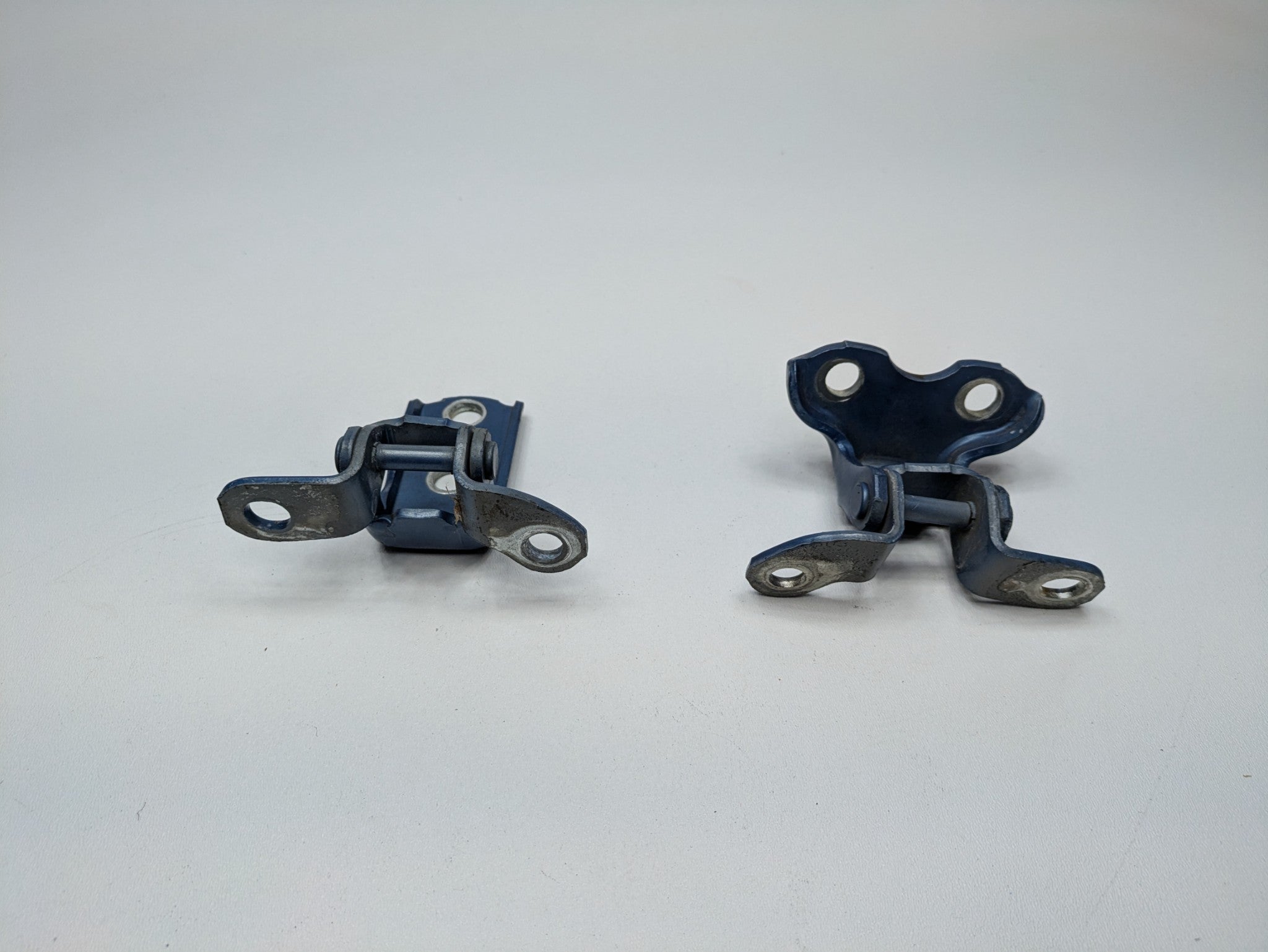 06 - 09 OEM TOYOTA PRIUS REAR RIGHT PASSENGER SIDE UPPER LOWER DOOR HINGE SET