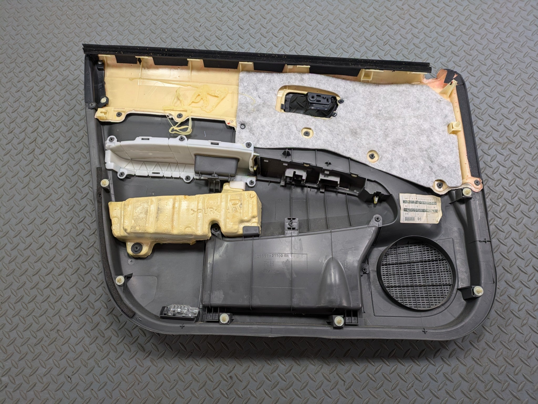 06 - 09 OEM TOYOTA PRIUS FRONT RIGHT PASSENGER SIDE DOOR TRIM PANEL SMOKEY GREY