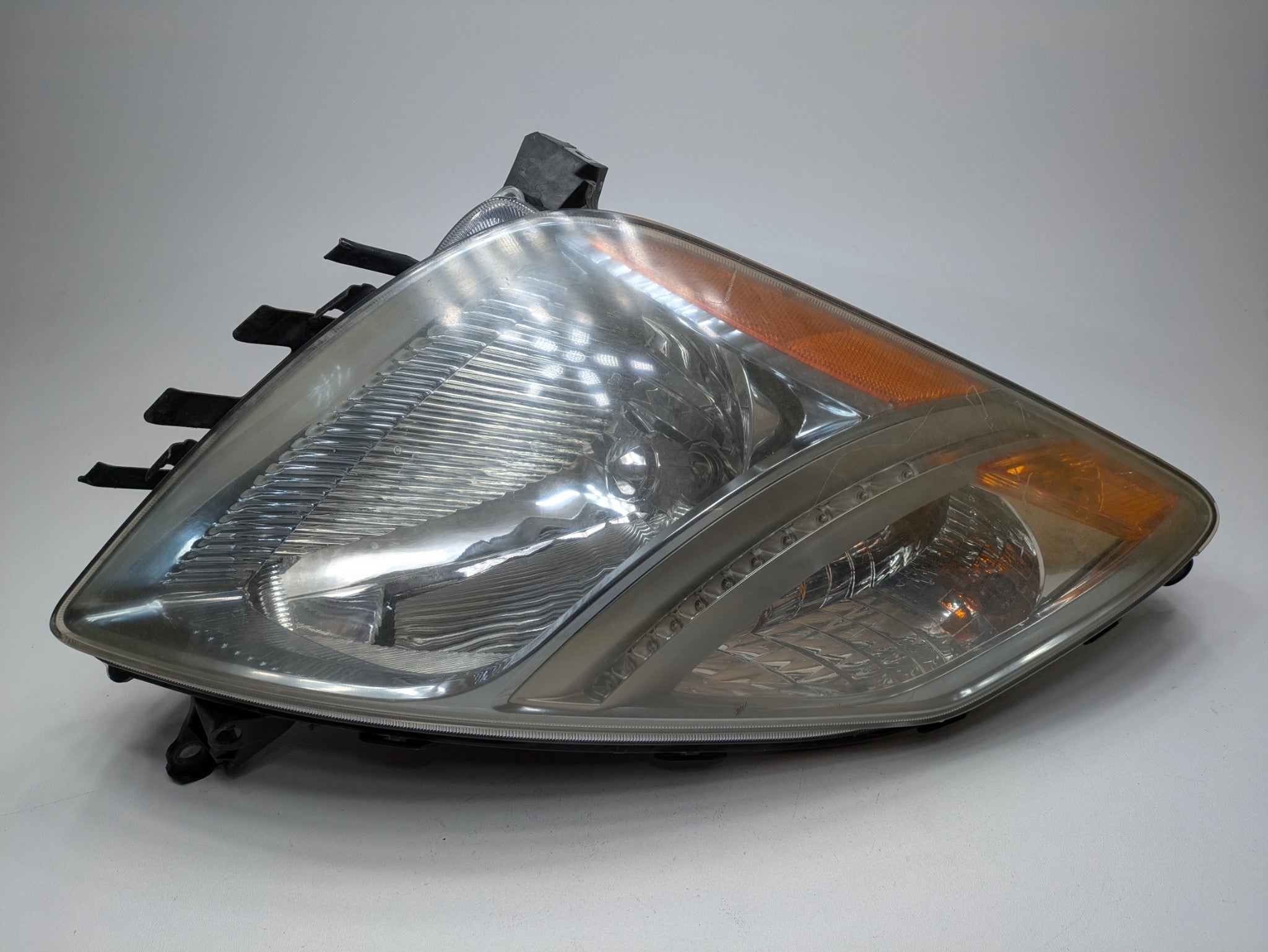 06 - 09 OEM TOYOTA PRIUS FRONT RIGHT PASSENGER SIDE  HEADLIGHT ASSEMBLY