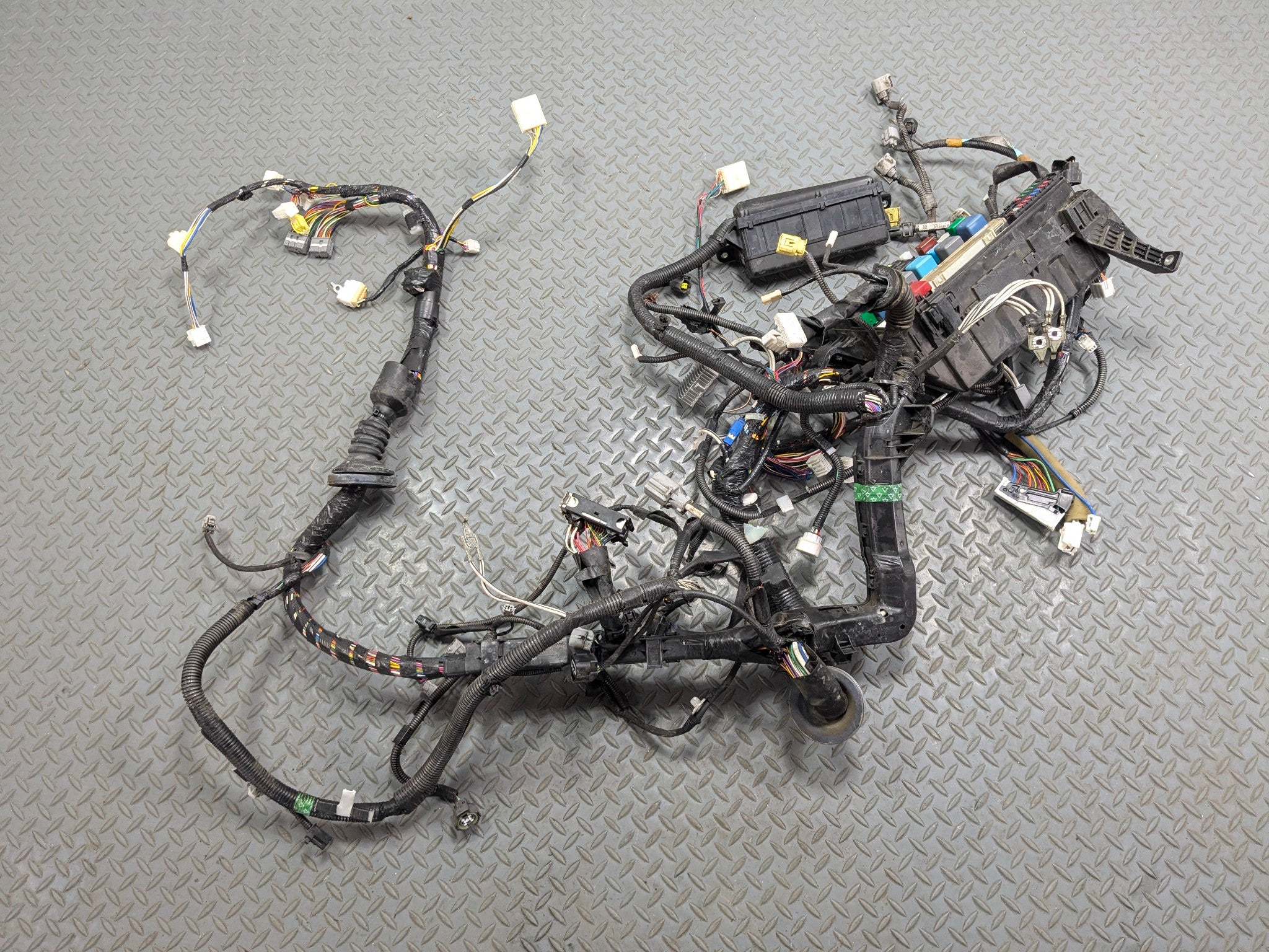 06 - 09 OEM TOYOTA PRIUS INTERIOR HOOD WIRE WIRING HARNESS CABLE AND CONNECTOR