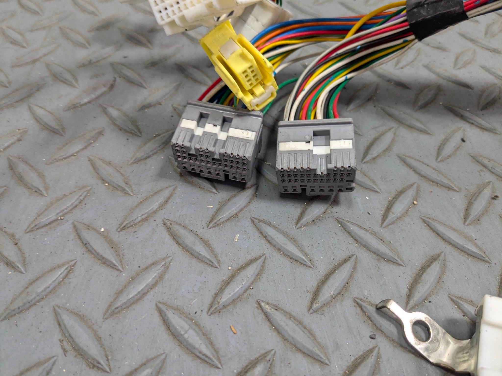 06 - 09 OEM TOYOTA PRIUS INTERIOR HOOD WIRE WIRING HARNESS CABLE AND CONNECTOR