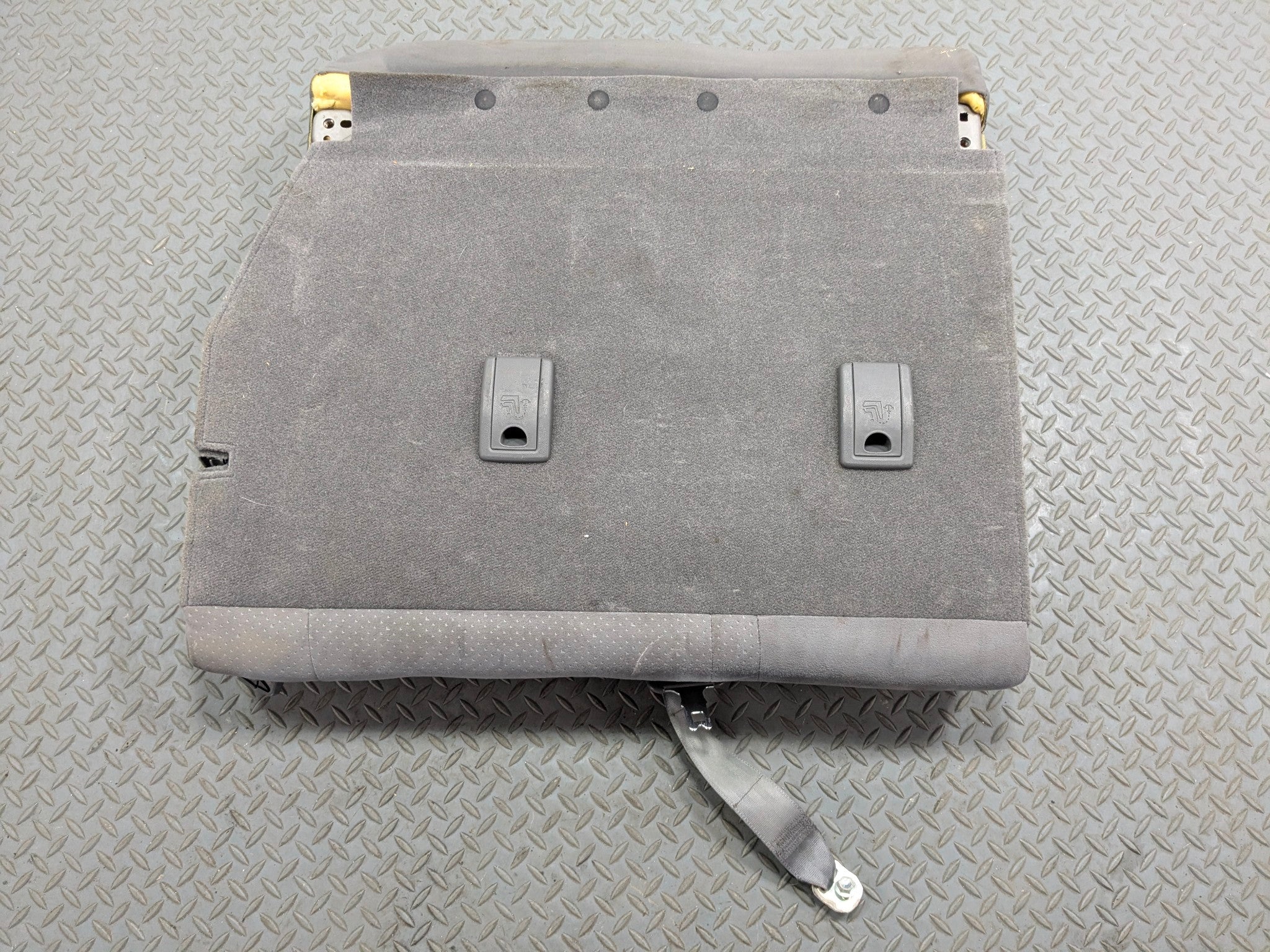 06 - 09 OEM TOYOTA PRIUS REAR RIGHT PASSENGER SIDE UPPER BACK SEAT WITH ARMREST