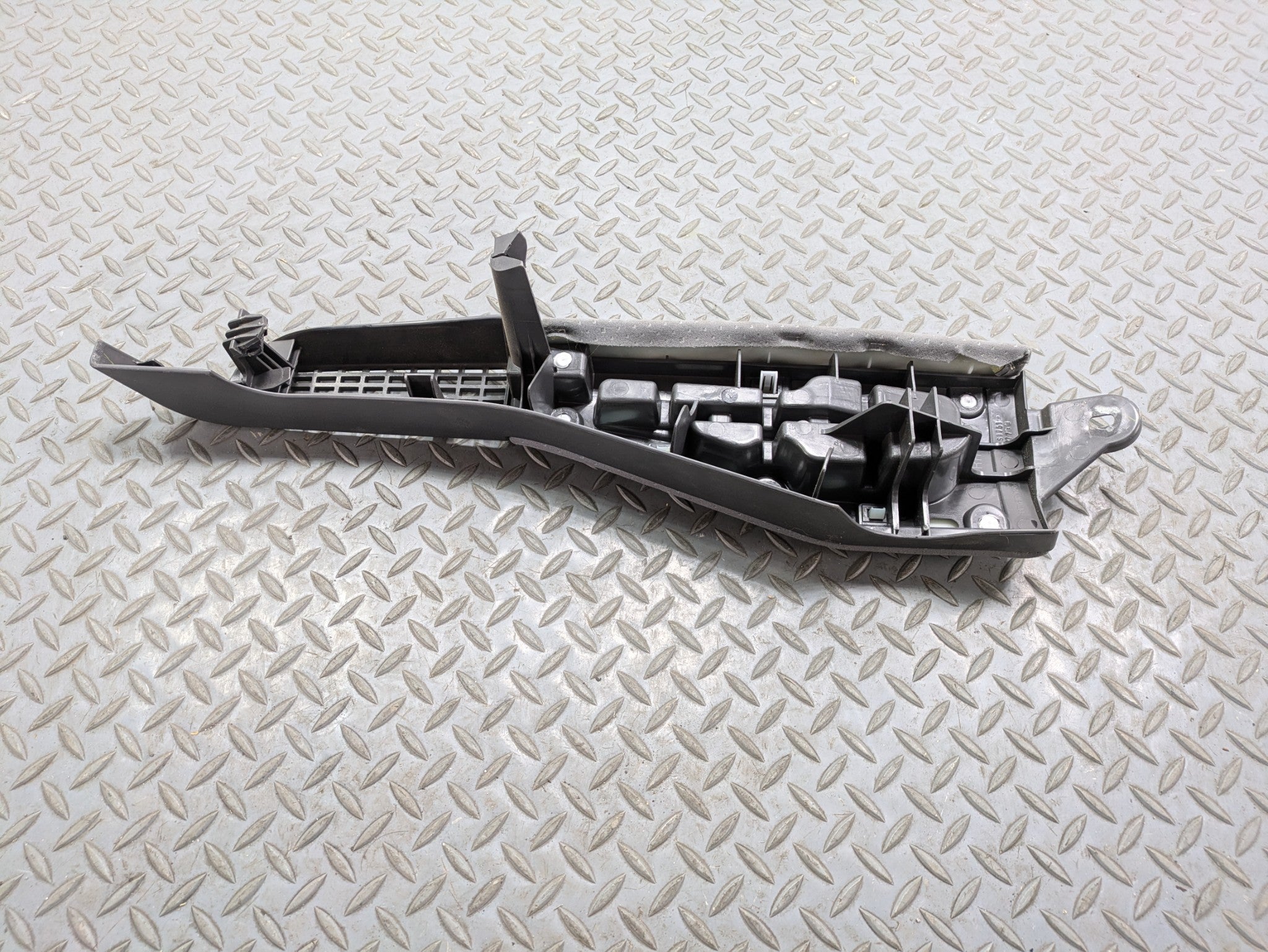 06 - 09 OEM TOYOTA PRIUS REAR RIGHT PASSENGER SIDE BOLSTER SEAT CUSHION COVER