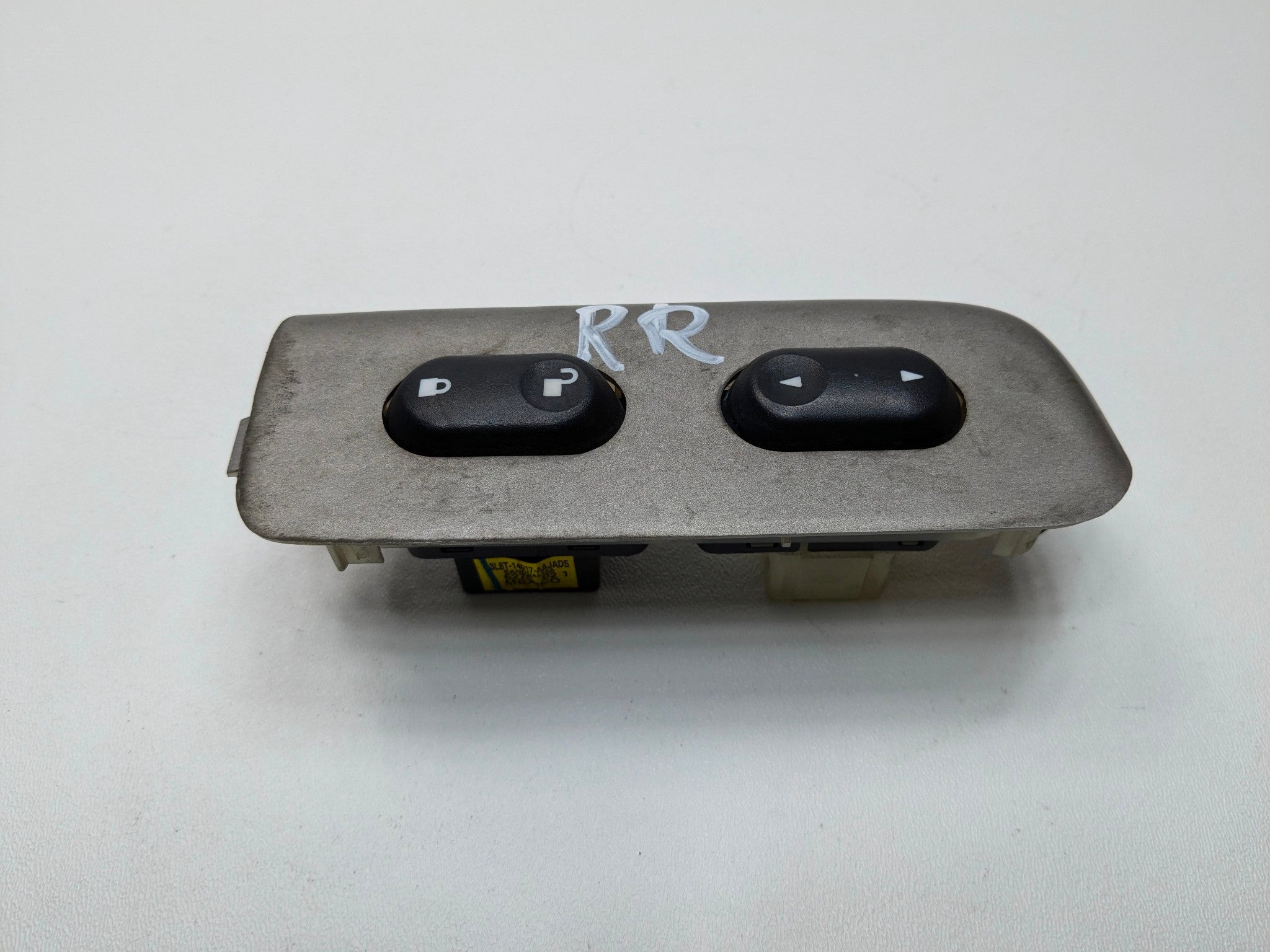 05 - 07 OEM FORD ESCAPE FRONT RIGHT PASSENGER SIDE DOOR WINDOW SWITCH CONTROL