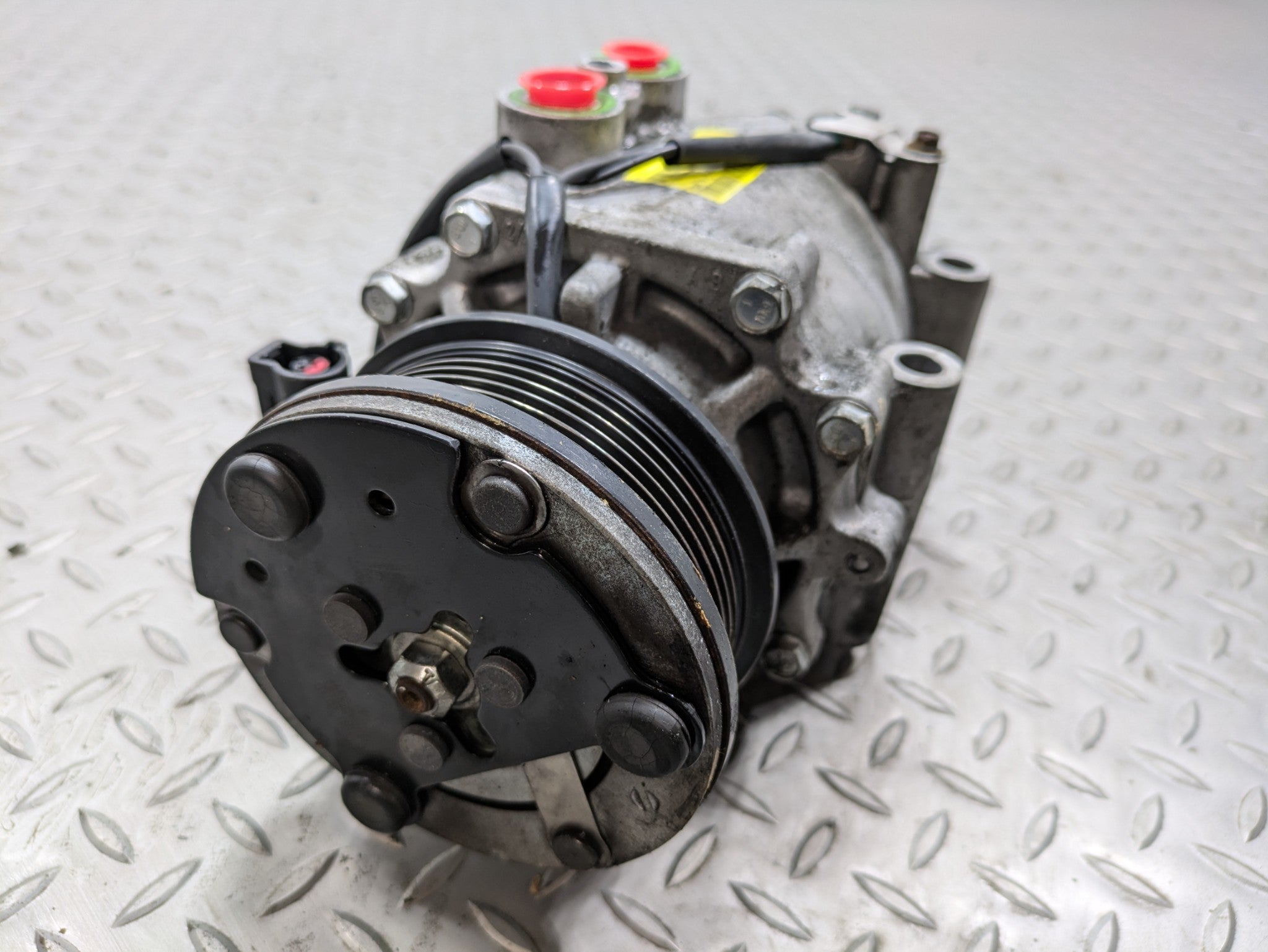 05 - 07 OEM FORD ESCAPE AIR CONDITIONING COMPRESSOR 2.3L VIN H 8TH DIGIT HYBRID