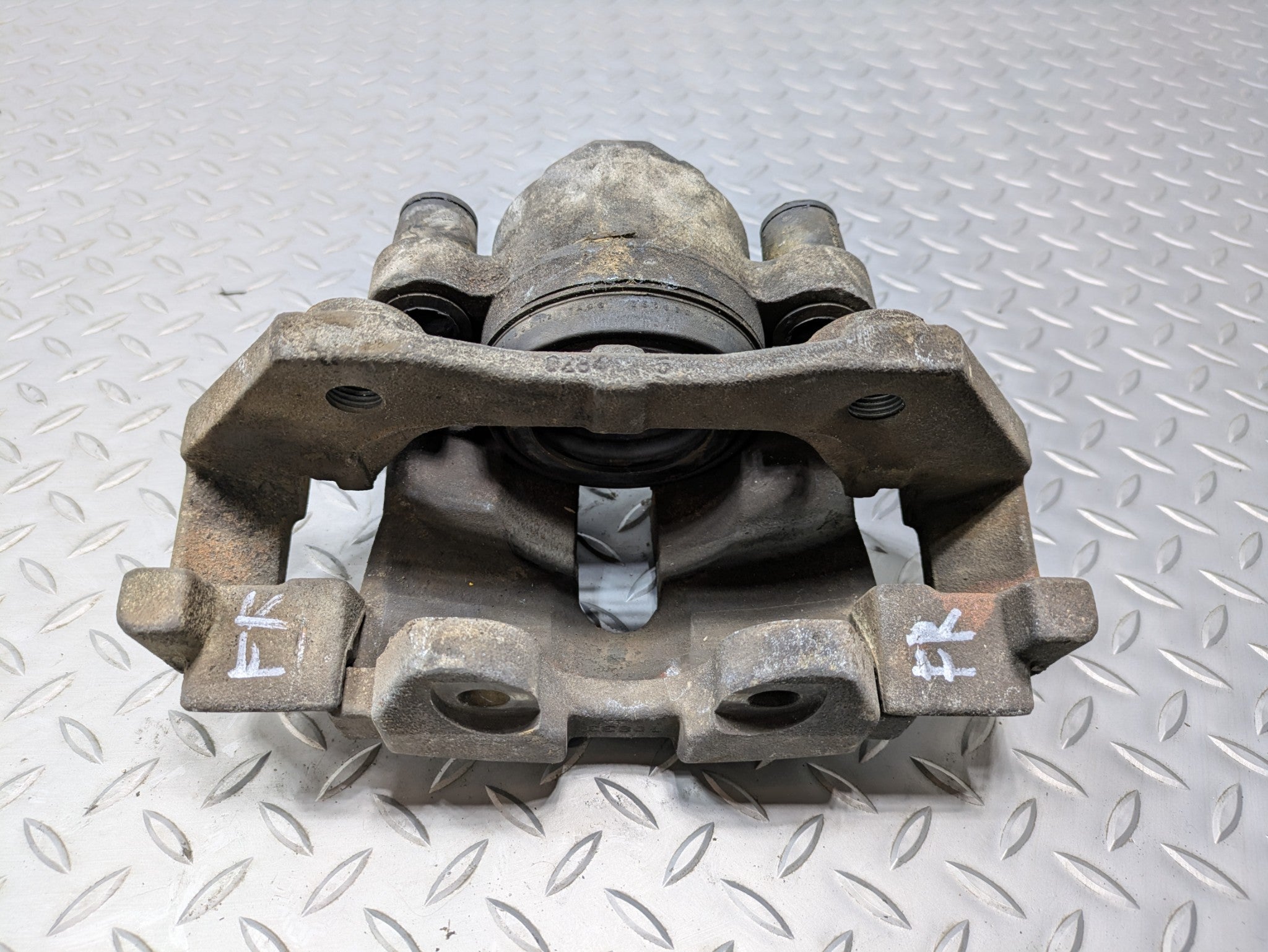 05 - 07 OEM FORD ESCAPE FRONT RIGHT BRAKE CALIPER ASSEMBLY 2.3L VIN H 8TH DIGIT