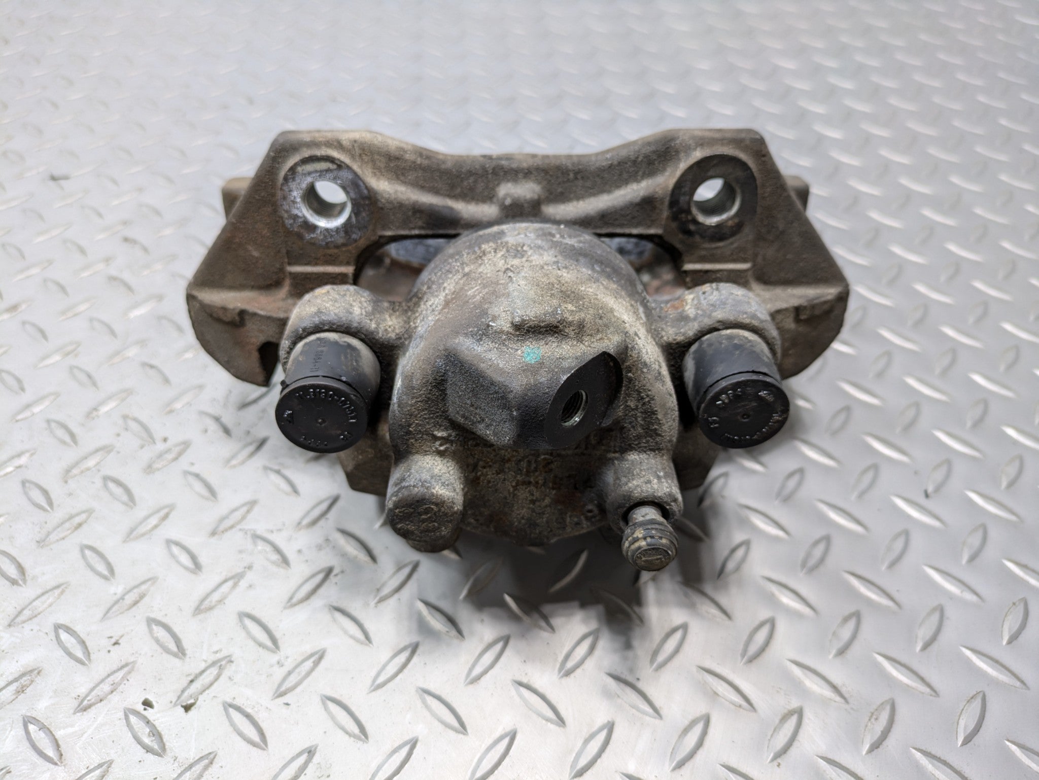 05 - 07 OEM FORD ESCAPE FRONT LEFT BRAKE CALIPER ASSEMBLY 2.3L VIN H 8TH DIGIT