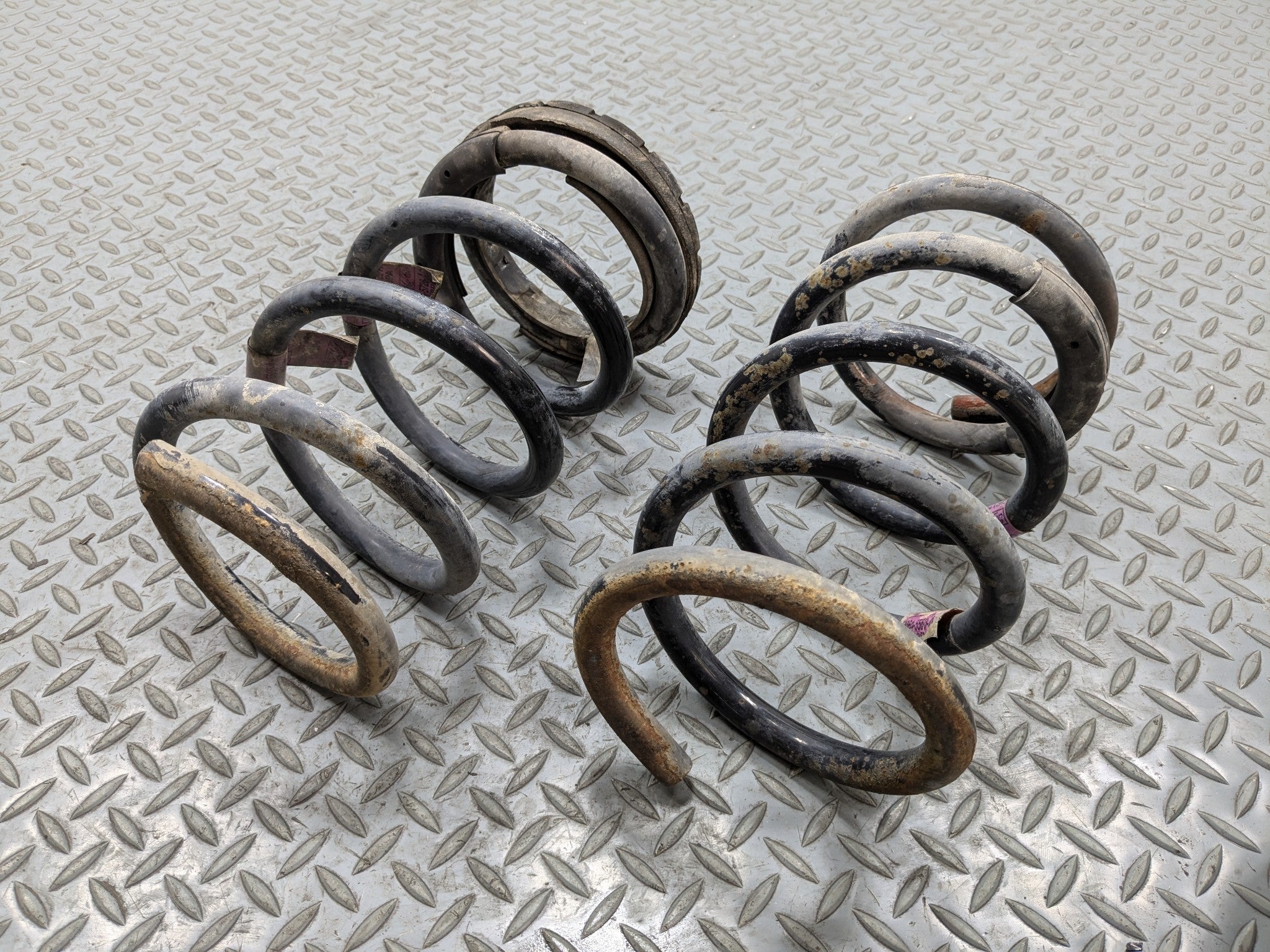 05 - 07 OEM FORD ESCAPE REAR LEFT AND RIGHT SIDE SUSPENSION AIR COIL SPRING PAIR