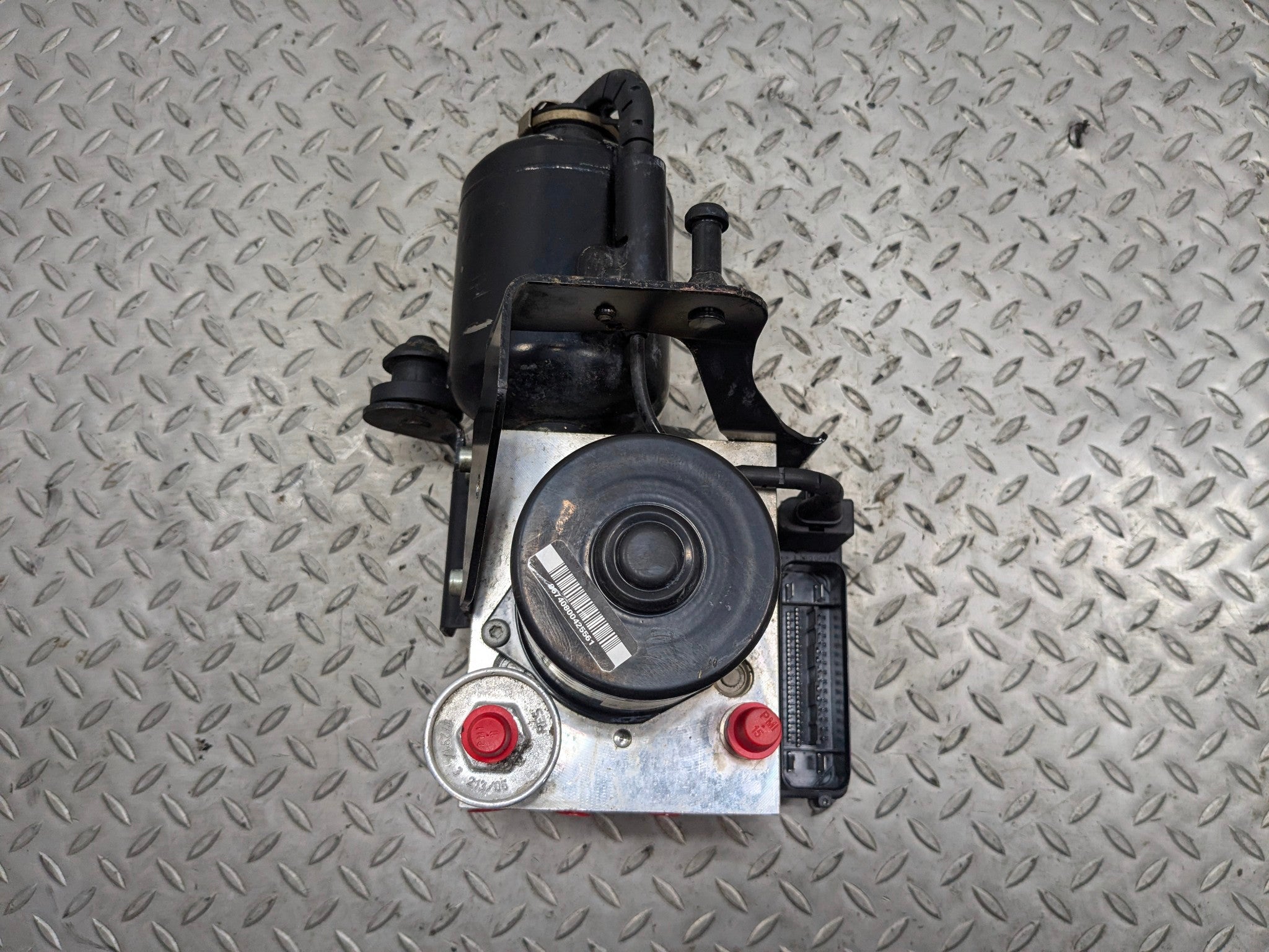 2005 - 2007 OEM FORD ESCAPE ANTI LOCK BRAKE ACTUATOR PUMP PARTS ASSEMBLY
