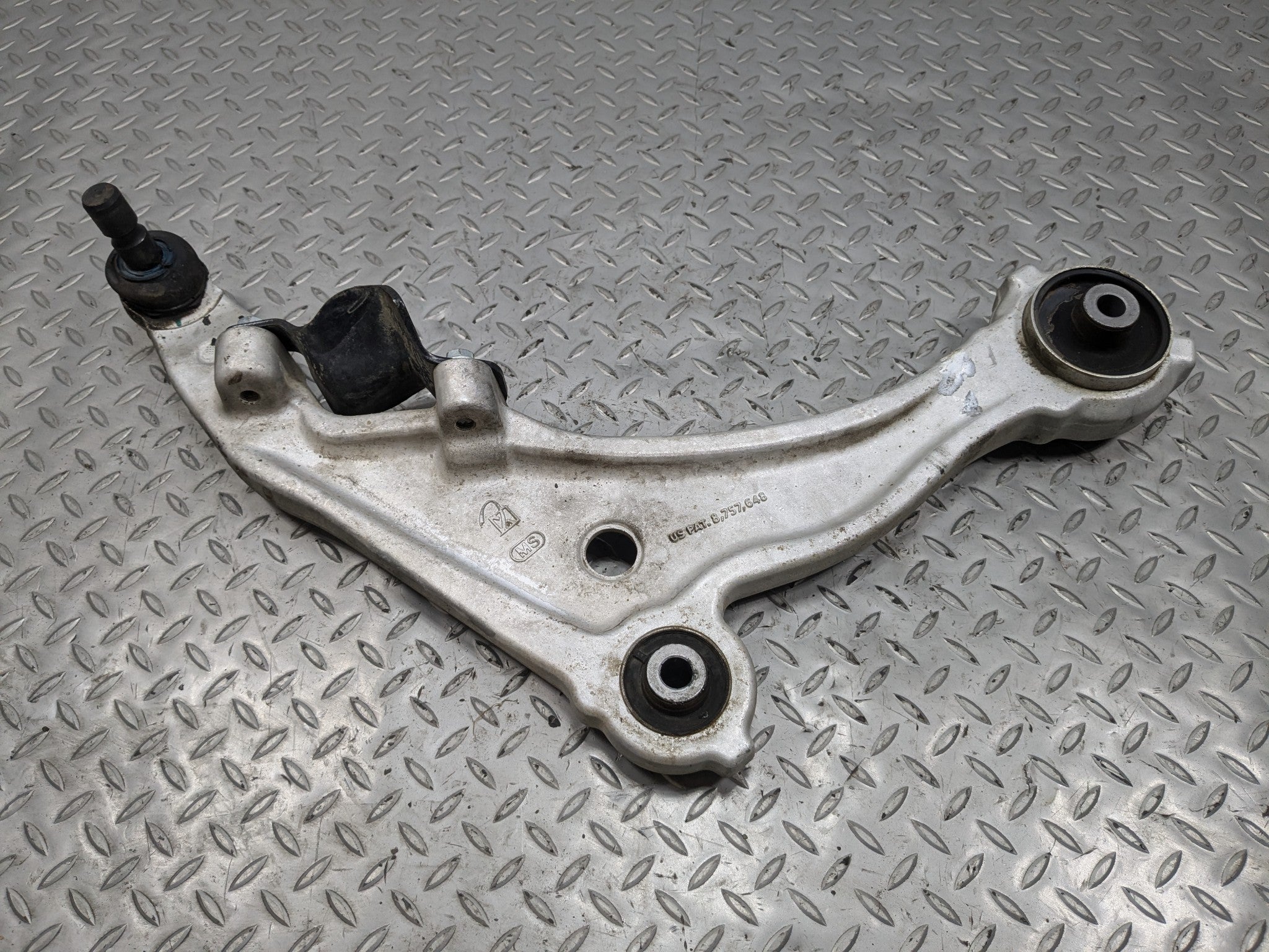 2009 - 2011 OEM NISSAN MAXIMA FRONT RIGHT SIDE SUSPENSION LOWER CONTROL ARM