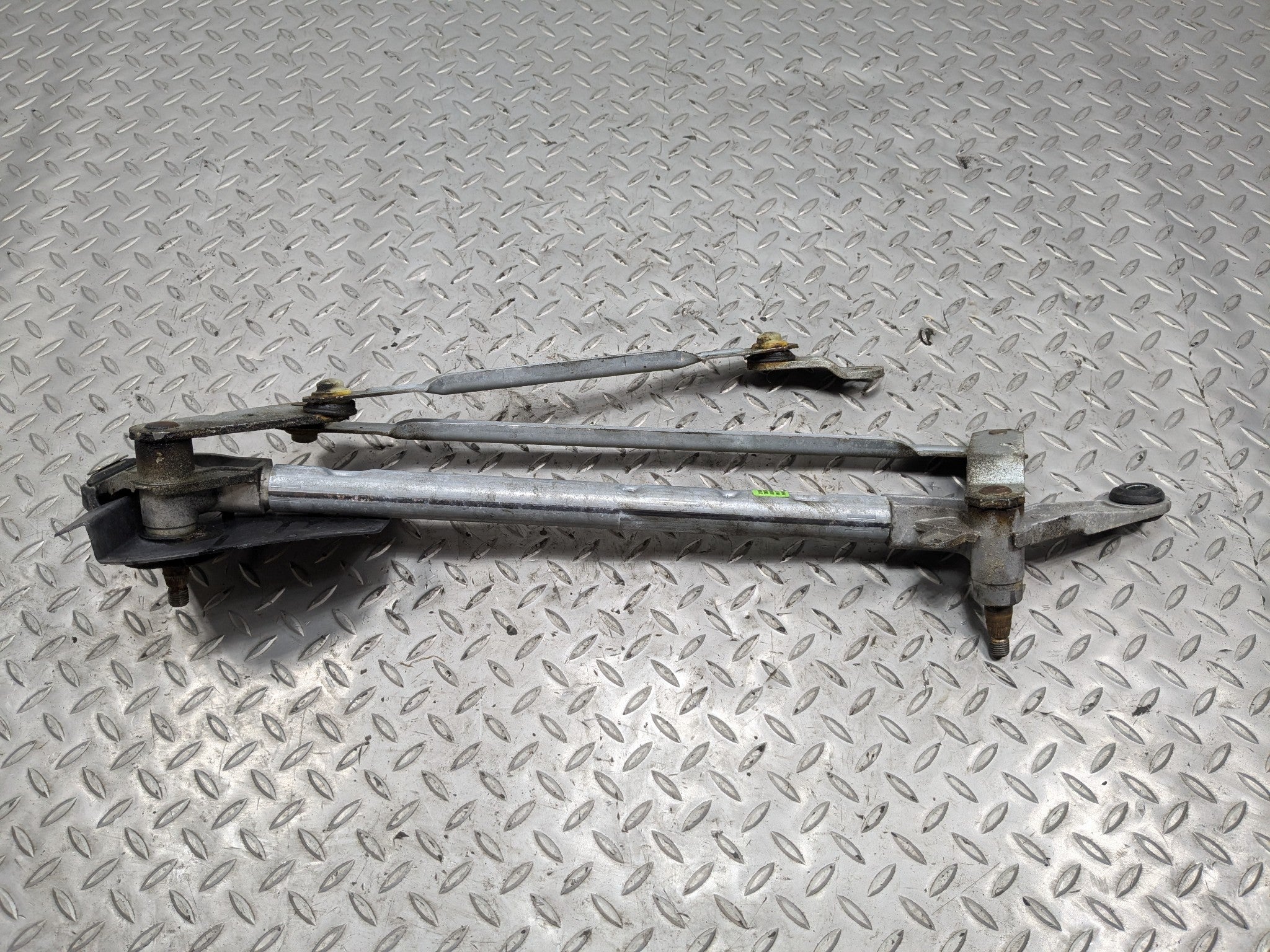 2009 - 2011 OEM NISSAN MAXIMA FRONT WINDSHIELD WIPER TRANSMISSION LINKAGE