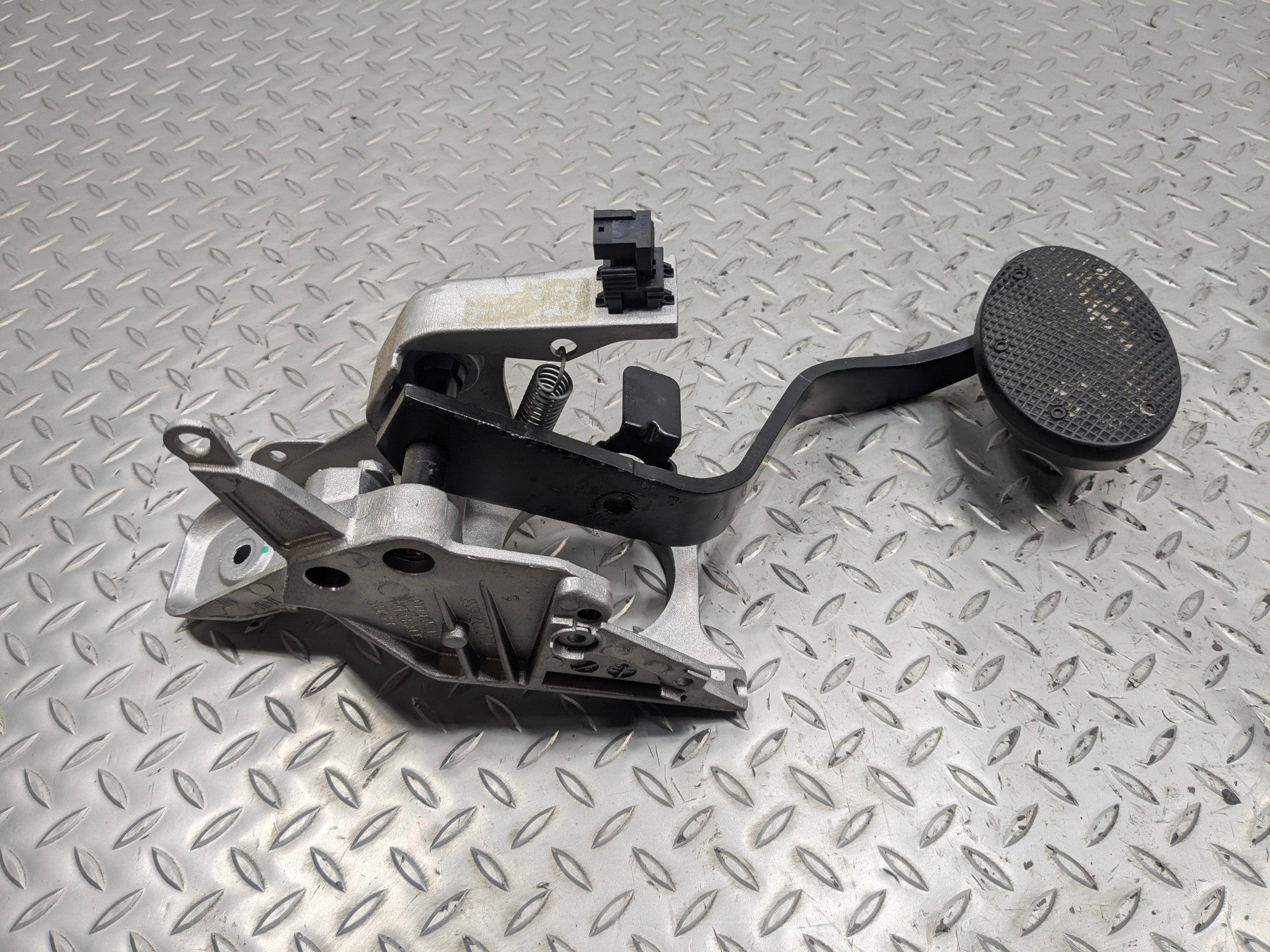 2010 - 2013 OEM MINI COOPER FOOT STOP BRAKE PEDAL WITH BRACKET ASSEMBLY
