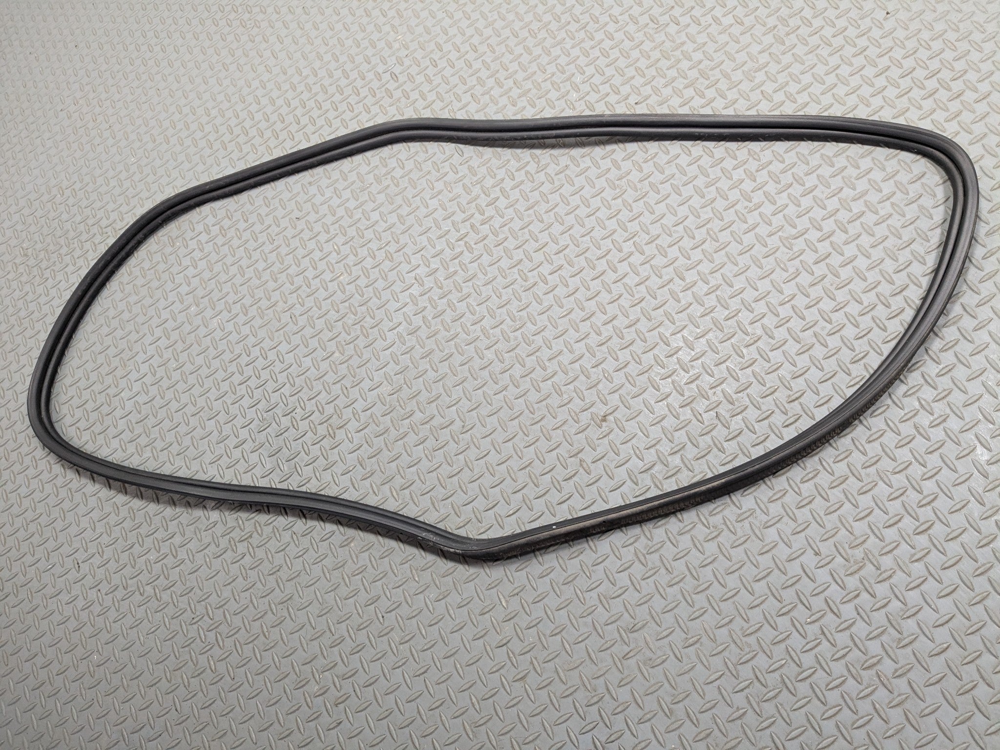 2010 - 2013 OEM MINI COOPER REAR TRUNK DOOR SEAL WEATHER STRIPING RUBBER