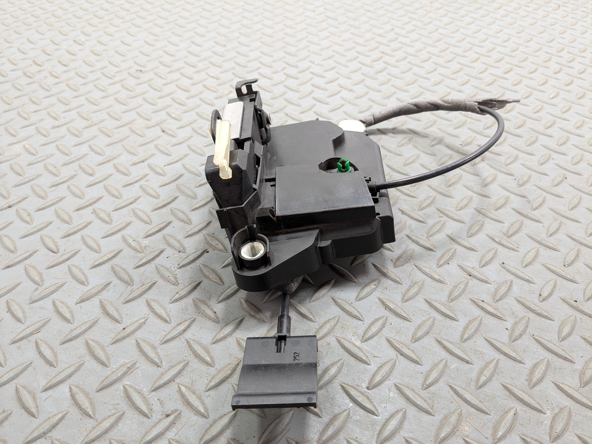 2010 - 2013 OEM MINI COOPER FRONT LEFT DRIVER SIDE DOOR LATCH LOCK ACTUATOR