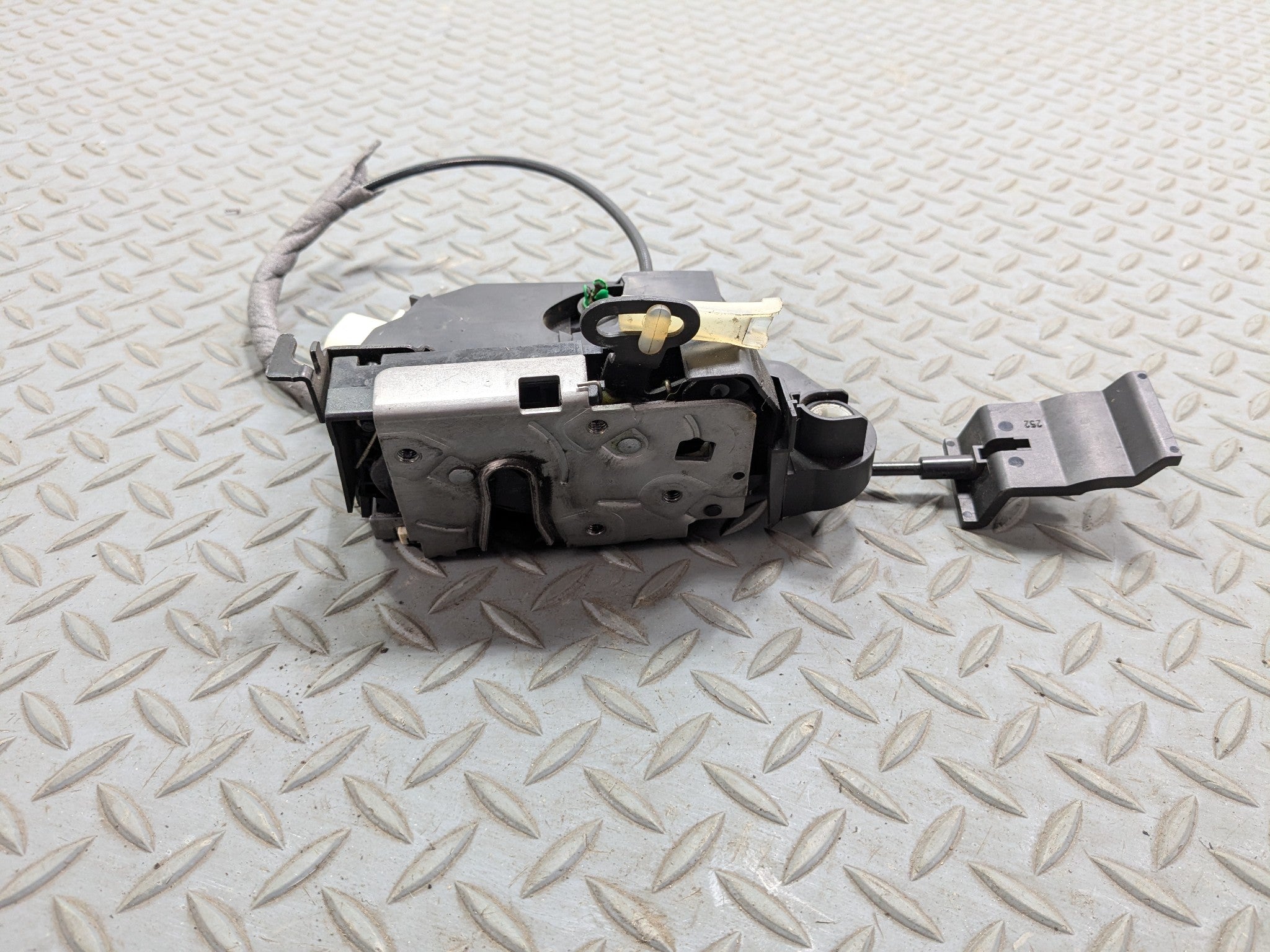 2010 - 2013 OEM MINI COOPER FRONT LEFT DRIVER SIDE DOOR LATCH LOCK ACTUATOR