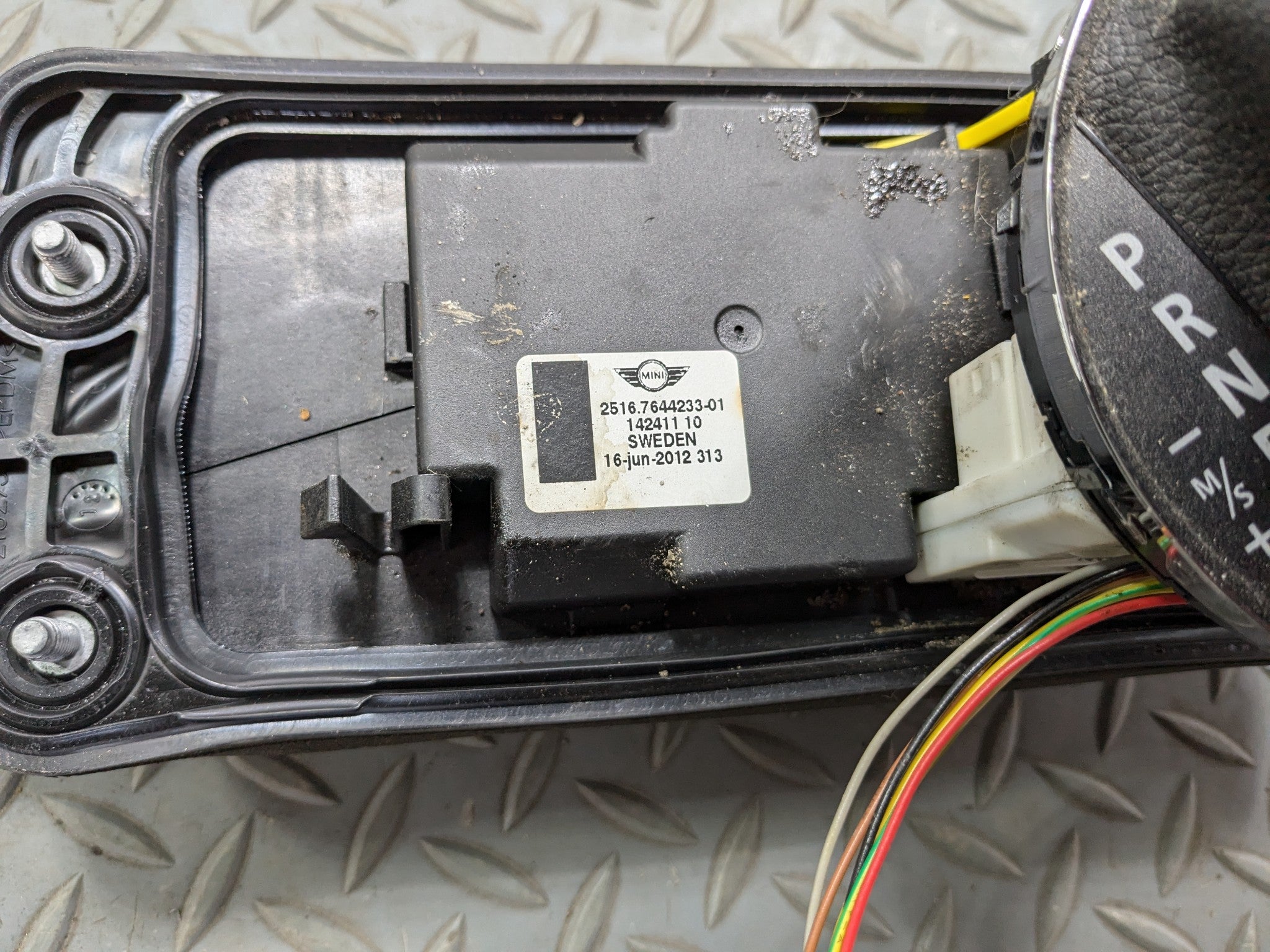 2010 - 2013 OEM MINI COOPER AUTOMATIC TRANSMISSION SHIFTER SELECTOR LEVER