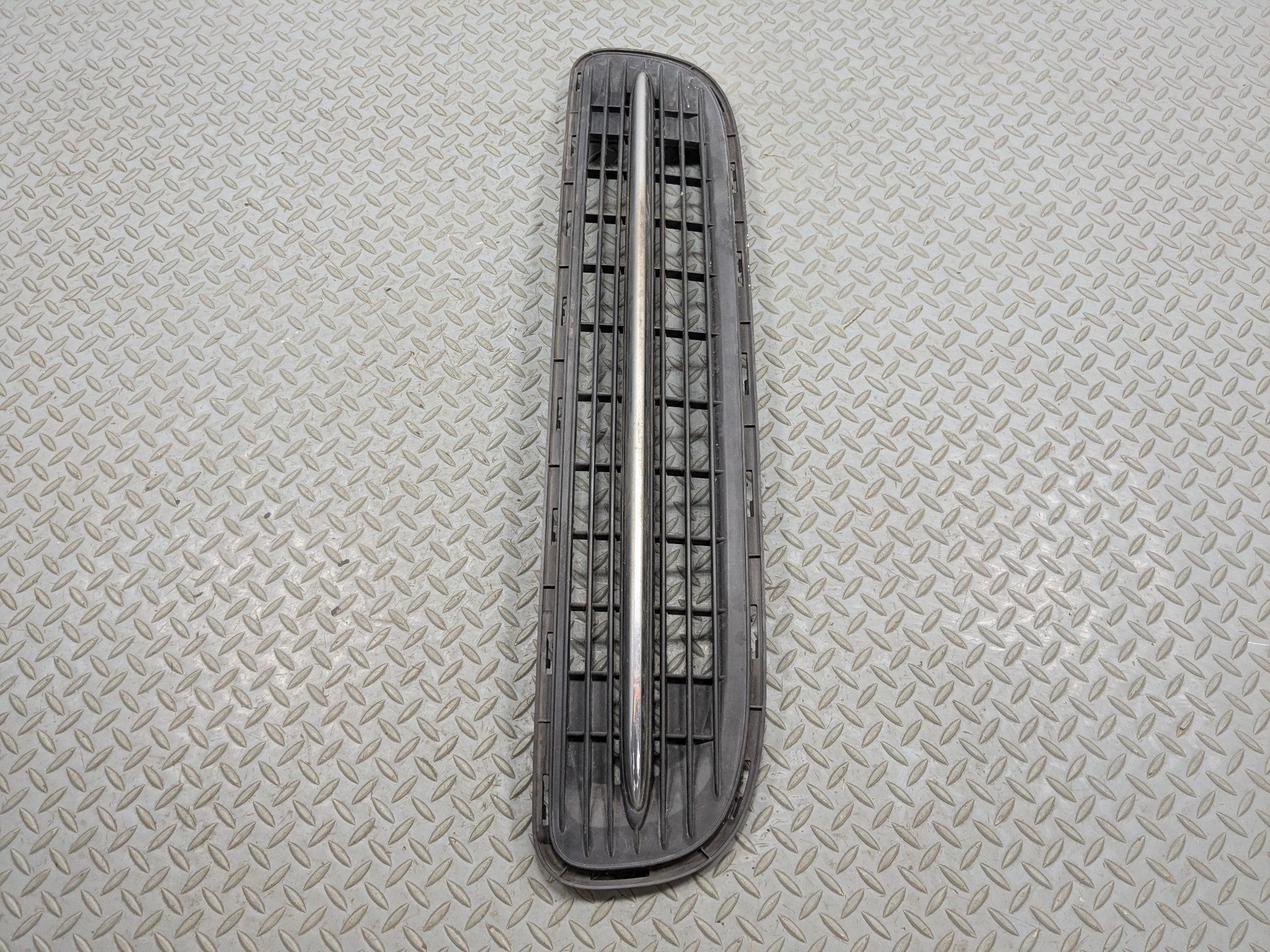 2010 - 2013 OEM MINI COOPER FRONT BUMPER MOUNTED LOWER GRILLE ASSEMBLY CHROME