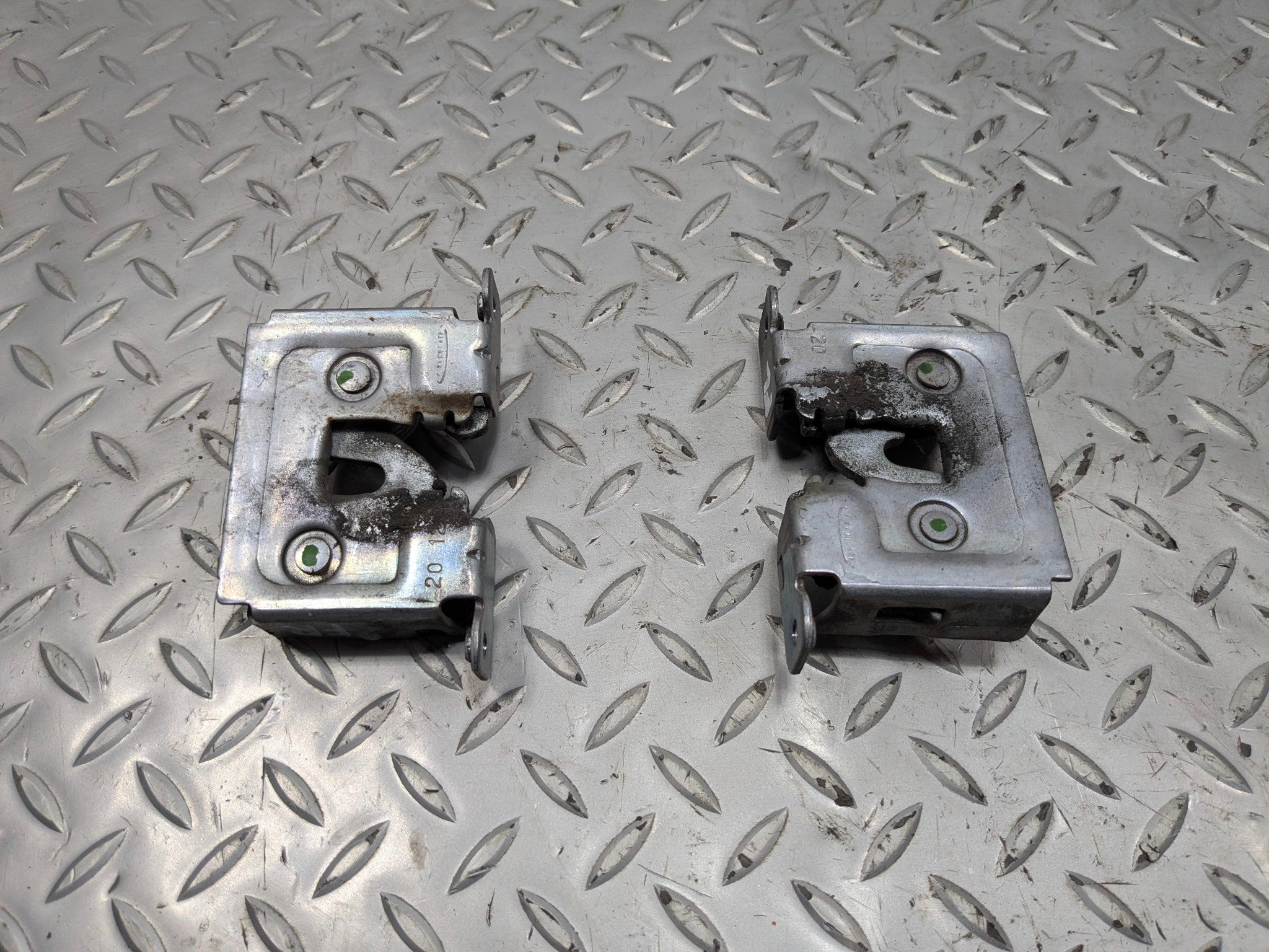 2010 - 2013 OEM MINI COOPER FRONT LEFT AND RIGHT SIDE HOOD LATCH LOCK ACTUATOR